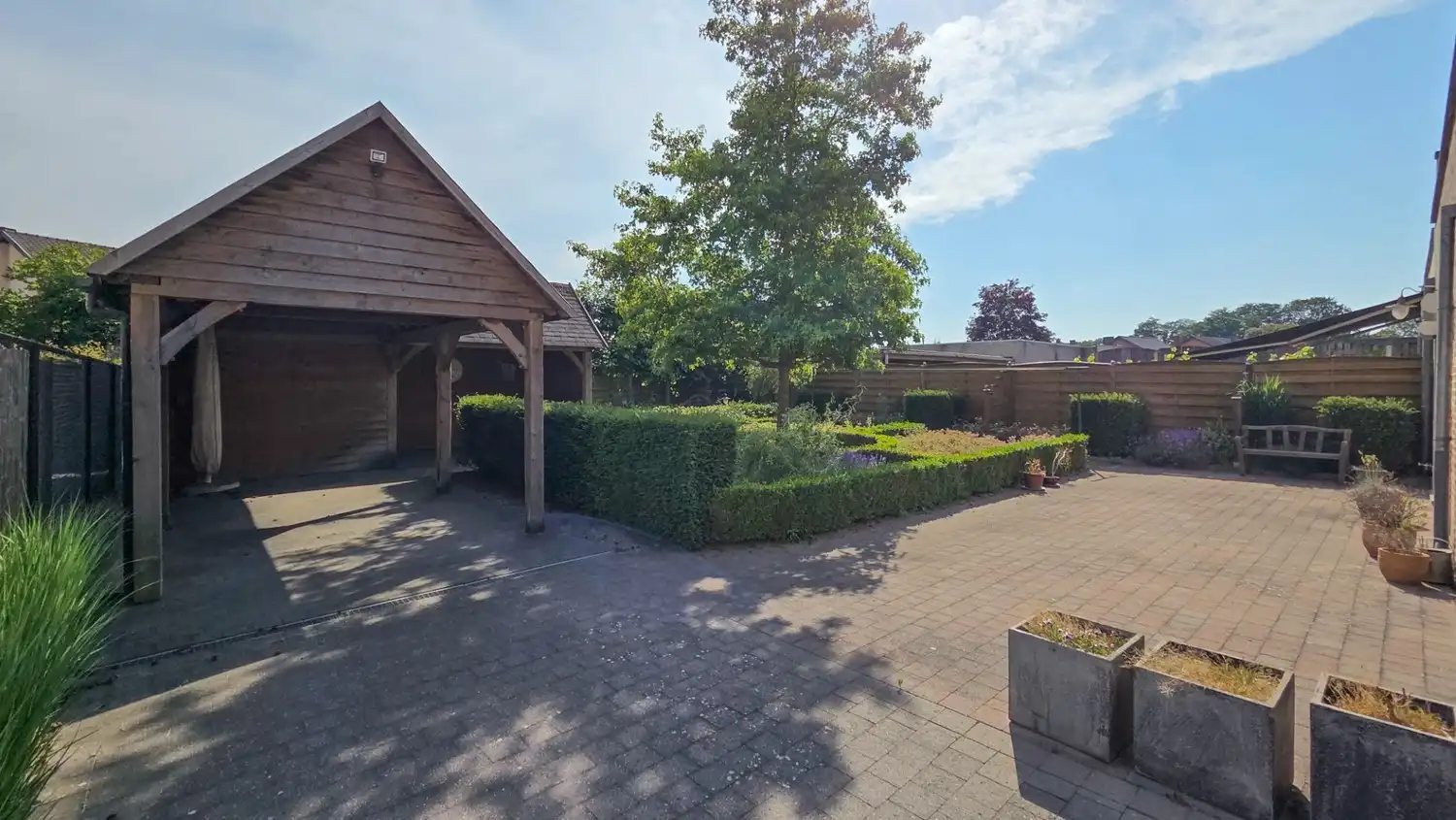 RUIM APPARTEMENT (140m²) OP TOPLOCATIE MET 3SK + TUIN foto 4