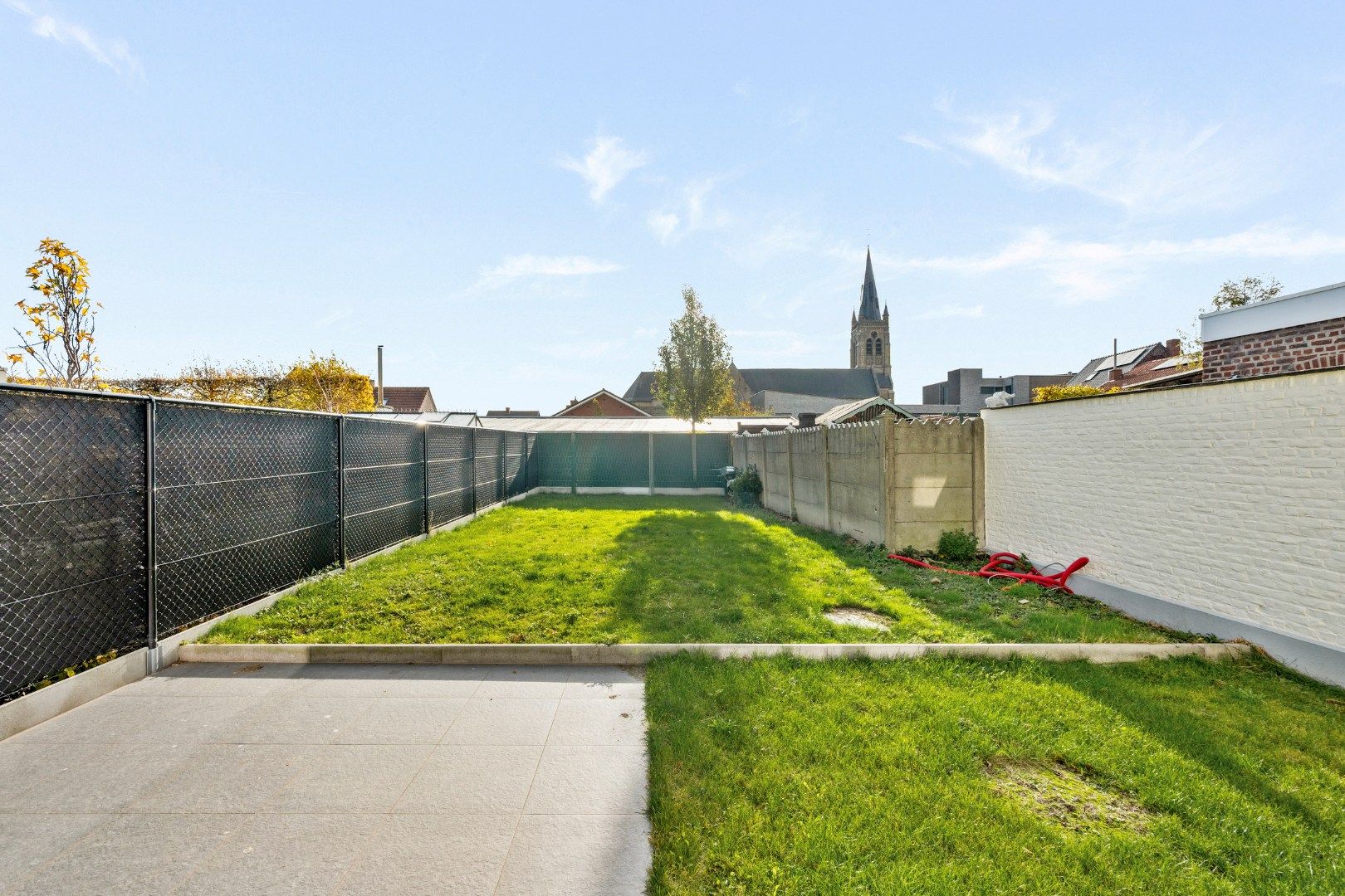 GERENOVEERDE WONING MET 3 SLPKS EN TUIN foto 3