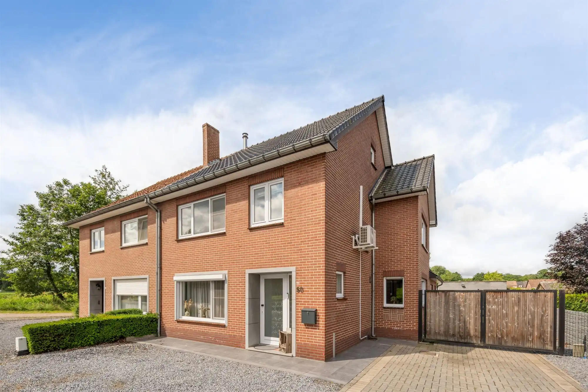 Gerenoveerde halfvrijstaande woning op perceel van 5a 57ca te Neeroeteren foto 20