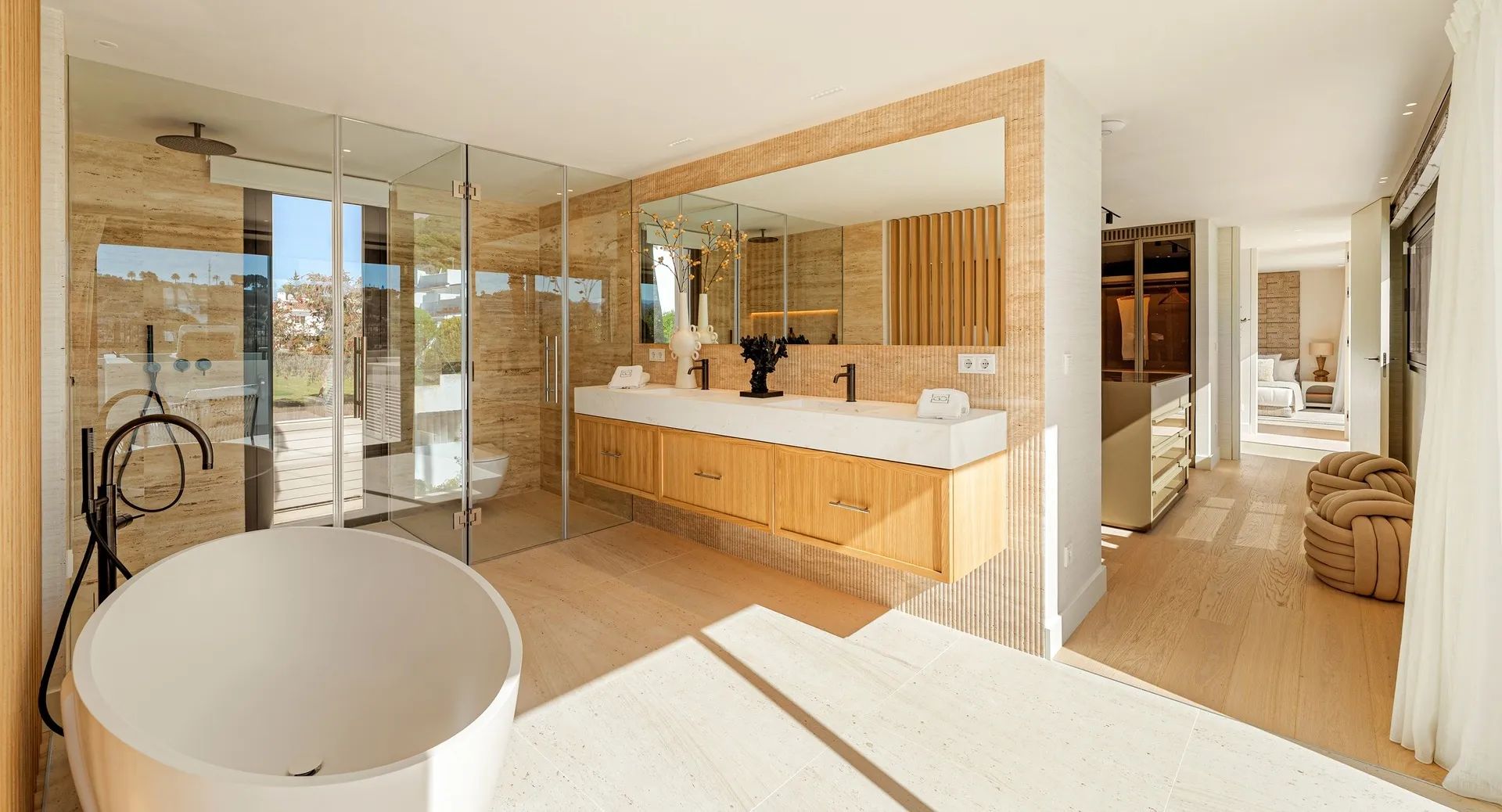Pure perfectie in Nueva Andalucía: unieke villa met hoogwaardige afwerking foto 19