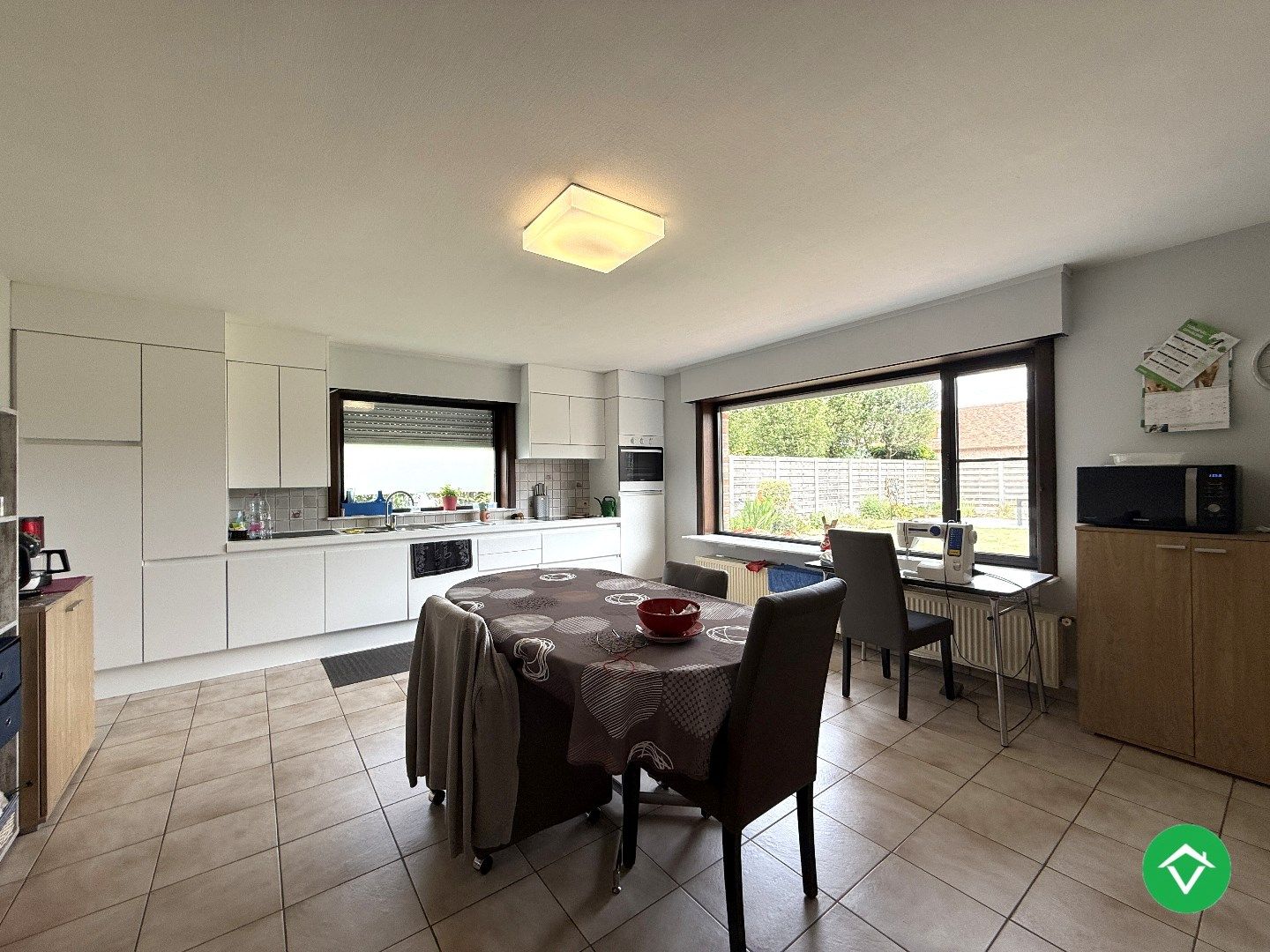 Alleenstaande woning met 5 slaapkamers, tuin en garage/loods te Roeselare foto 6