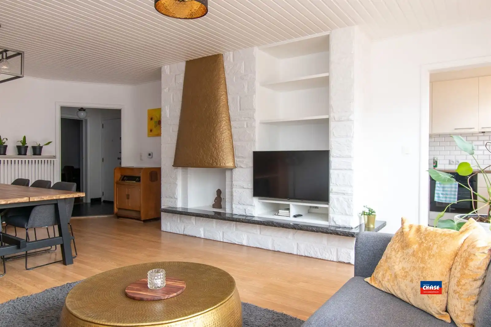 Appartement met 2 slpks, terras, berging en garagebox foto 4