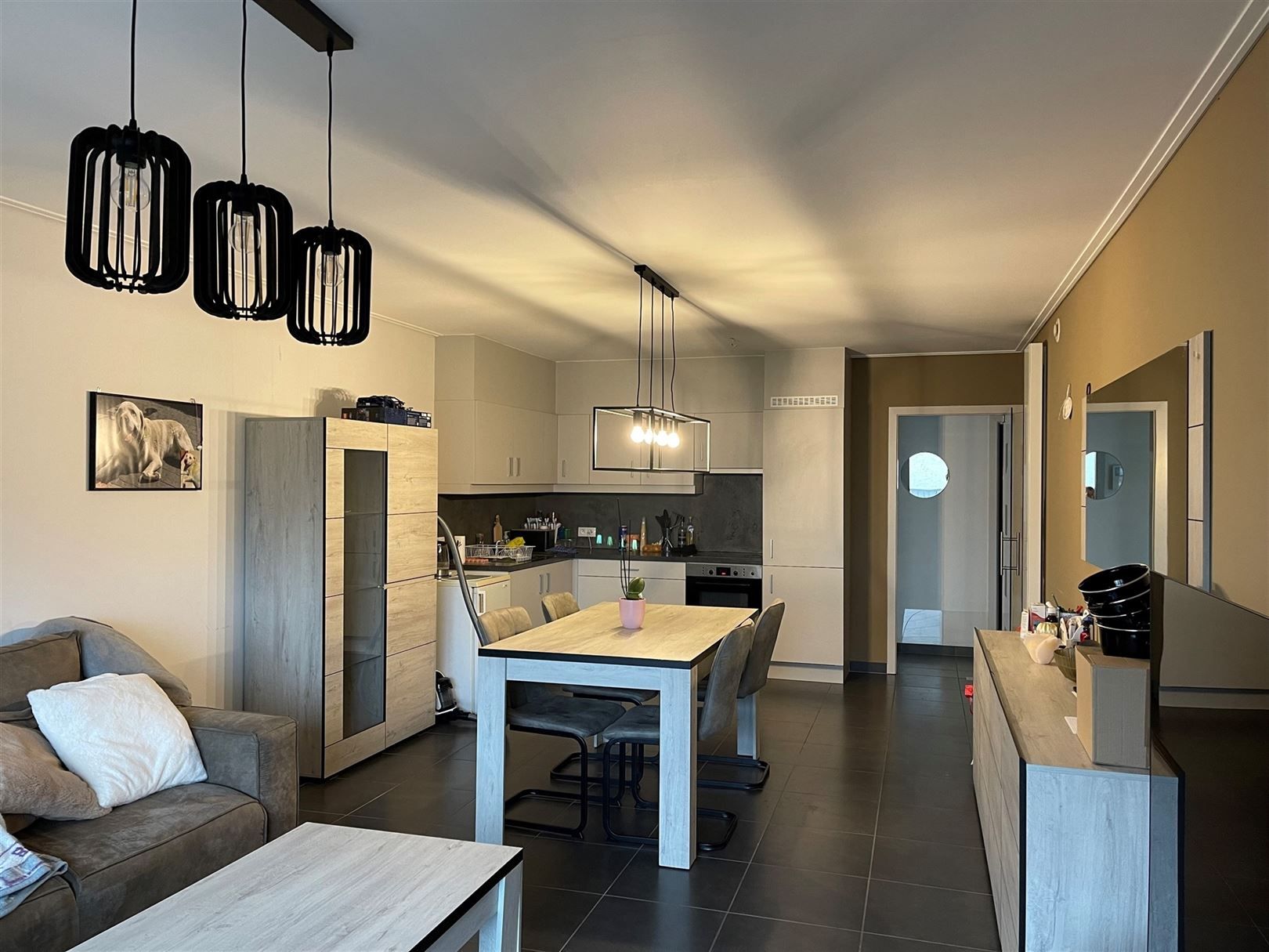 Instapklaar appartement met ondergrondse garage vlakbij stadscentrum foto 3