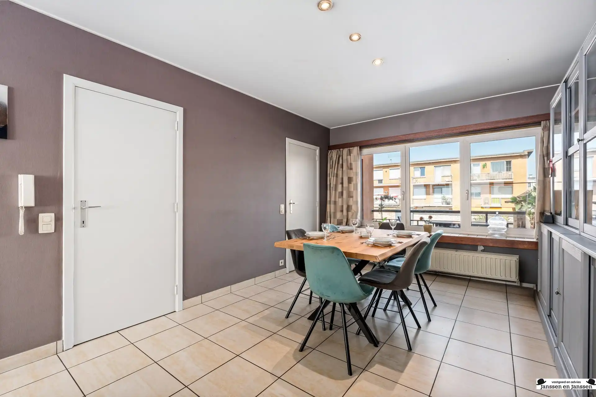 Prachtige bel-etage in een rustige buurt te Hoevenen foto 5
