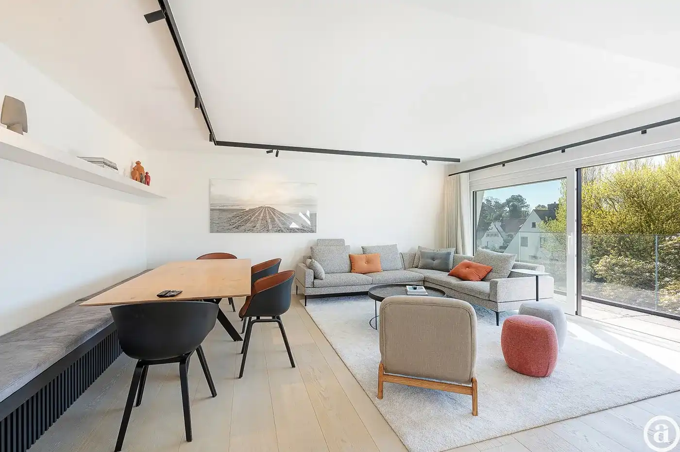 Zonnig gerenoveerd appartement met zuidwest gericht terras en open zicht.  foto 4