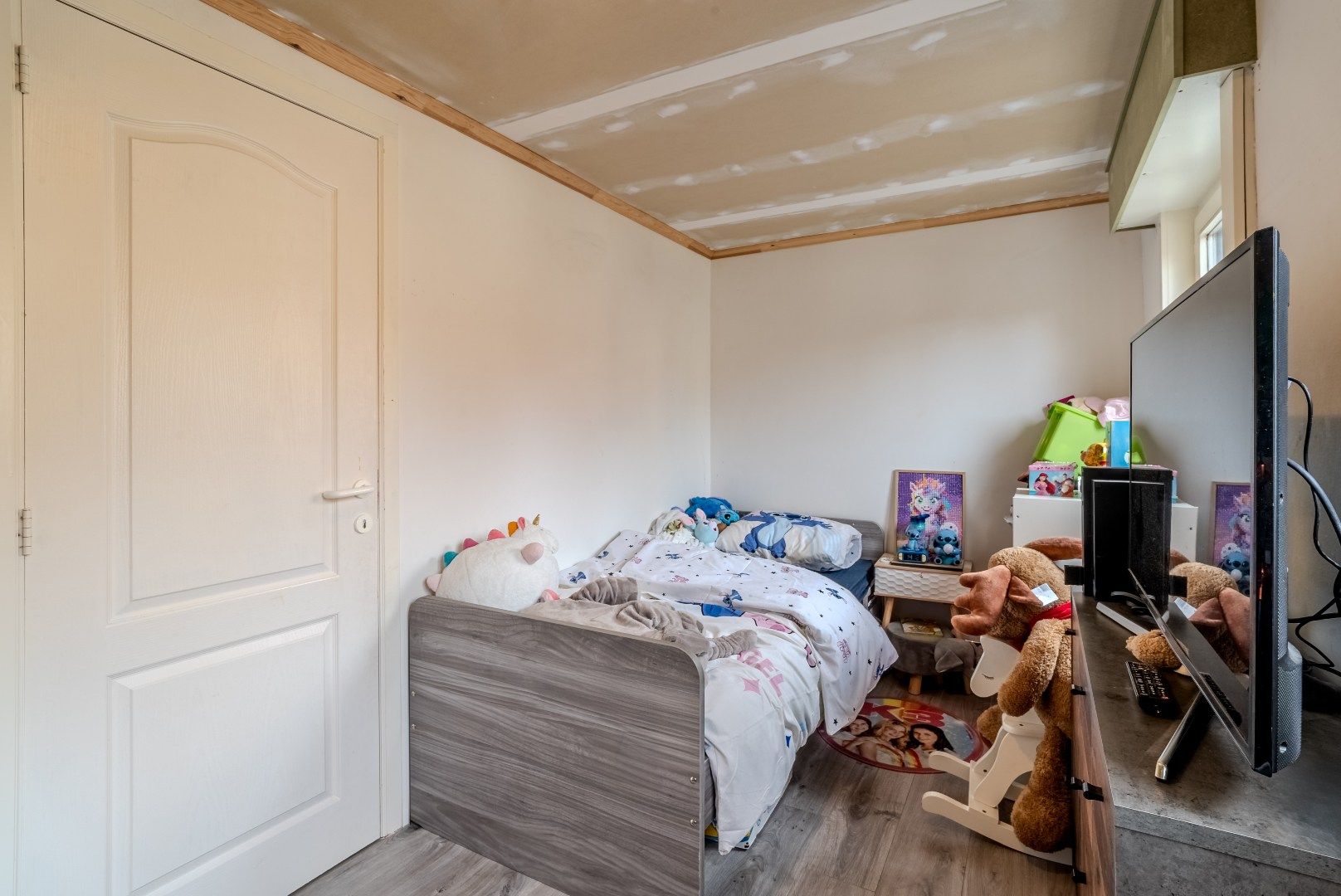 Betaalbare woning met 4 slaapkamers en buitenruimte!  foto 10