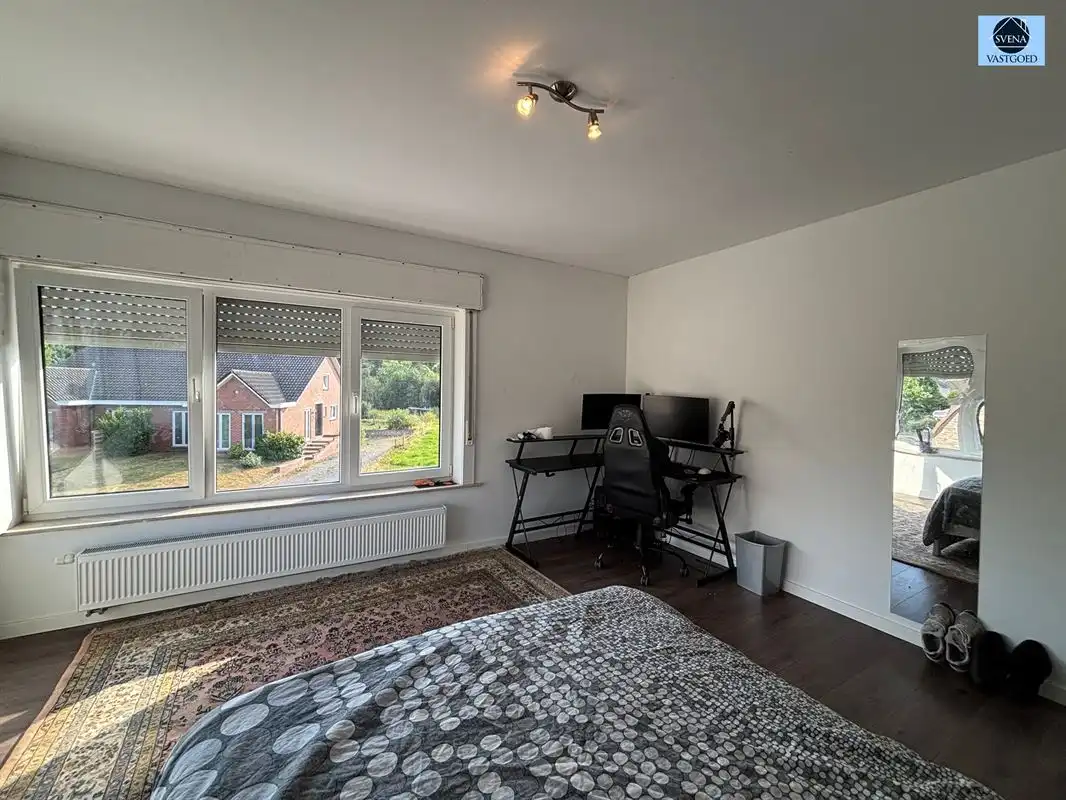 VERNIEUWDE WONING MET 4 SLAAPKAMERS EN TUIN  foto 14