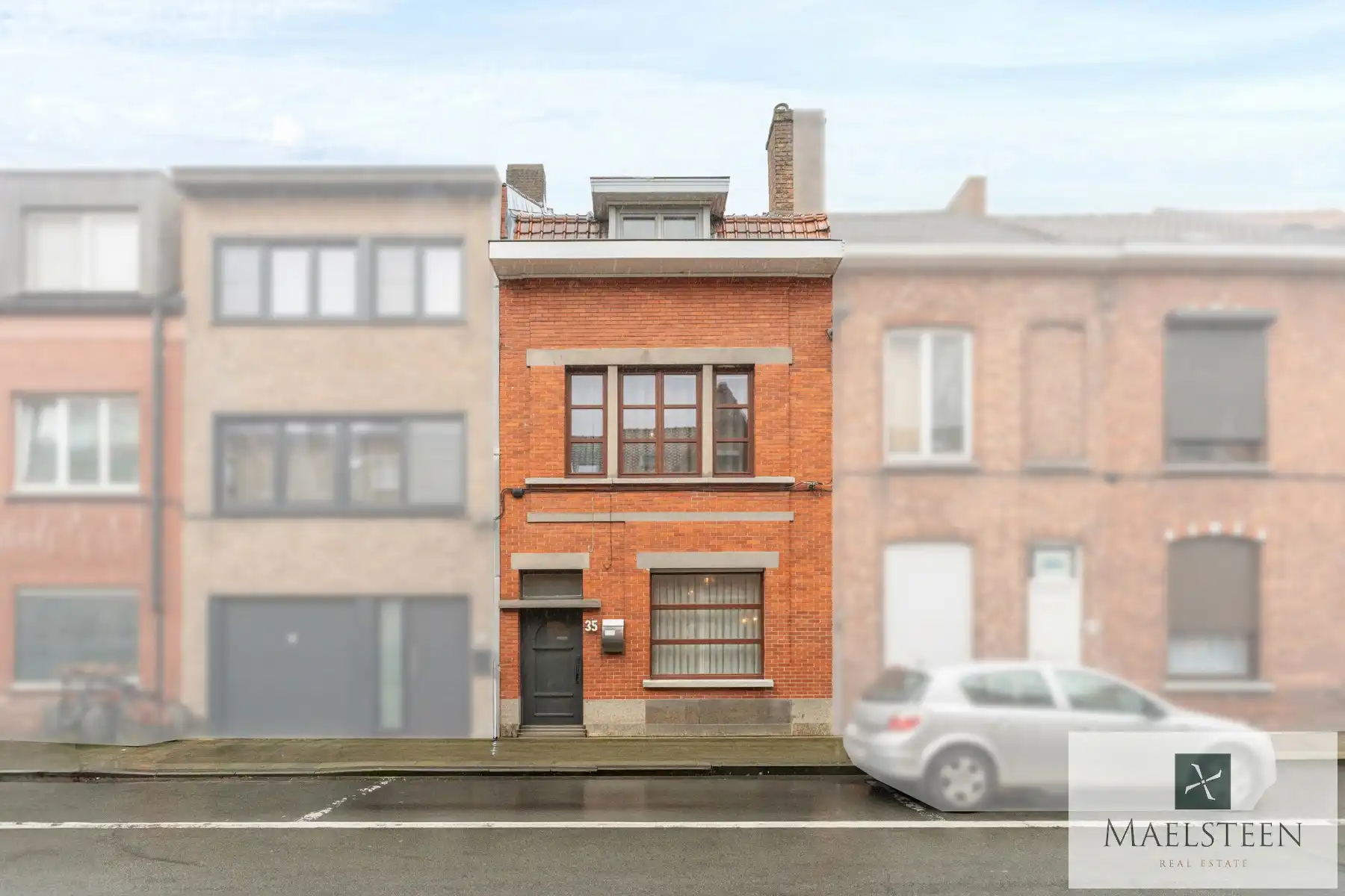 Hoofdfoto van de publicatie: Op te frissen huis met 4 slaapkamers te Assebroek Brugge