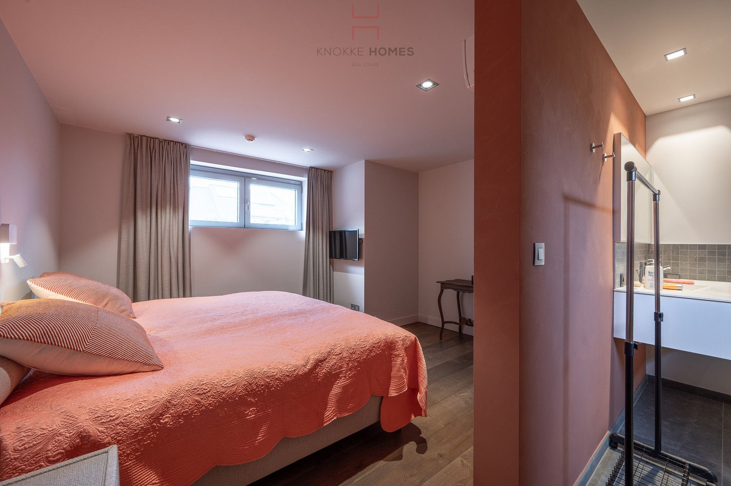 Bijzonder ruime en zeer rustig gelegen villa in Damme-Sijsele foto 34