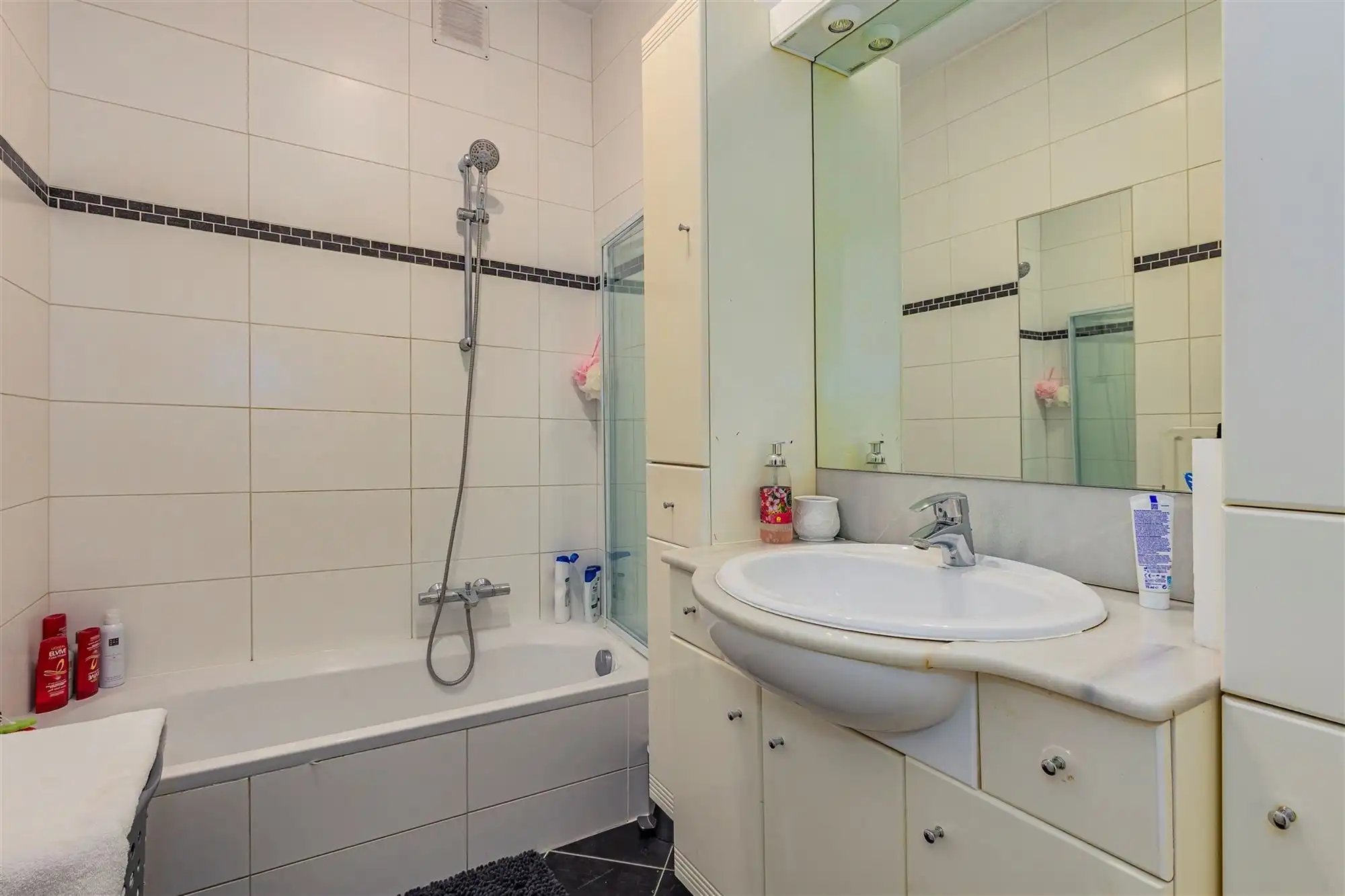 Zeer licht 3 slaapkamer appartement aan Rooseveltplaats en Opera foto 12