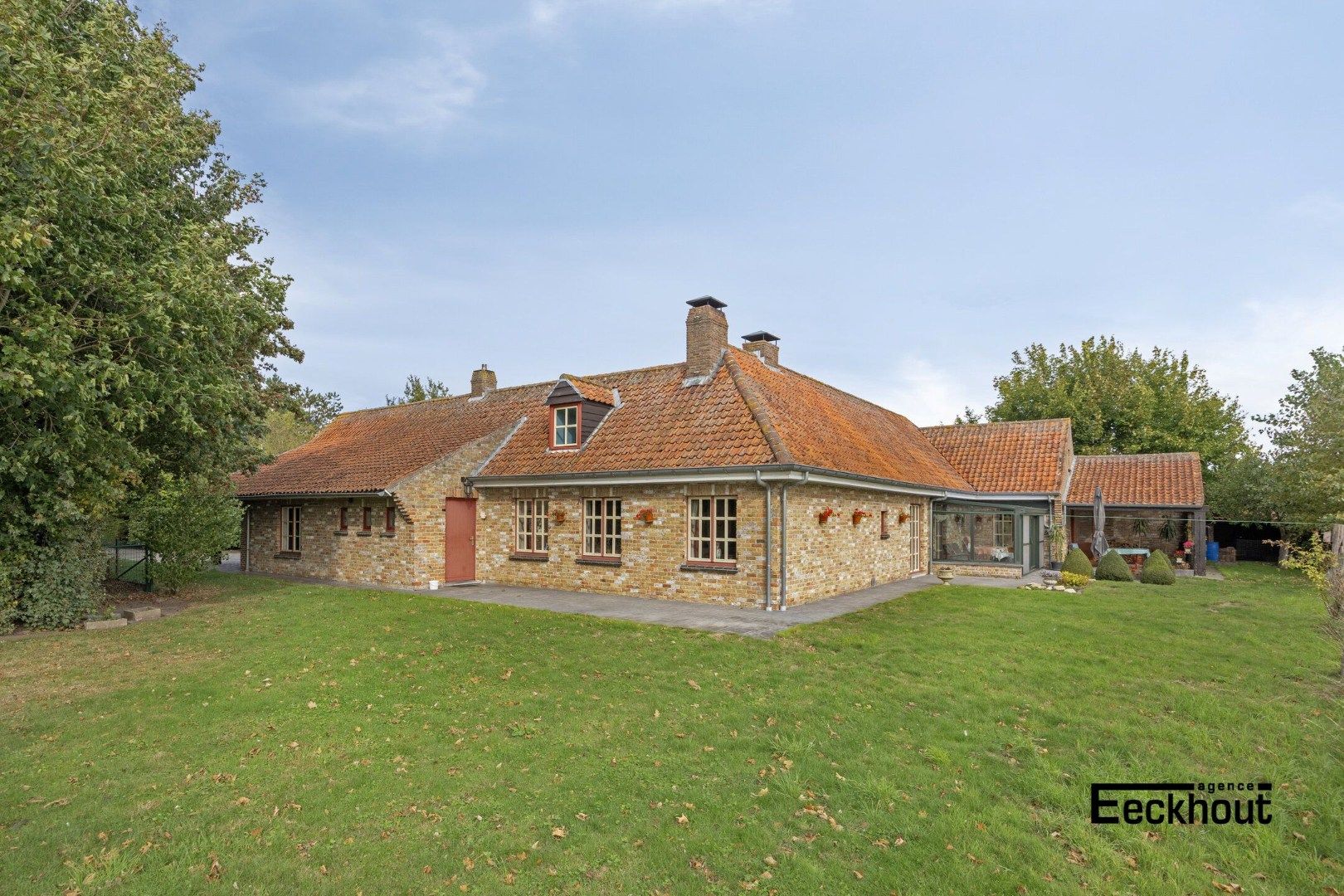 Charmant landhuis op een perceel van  29323m²  foto 24