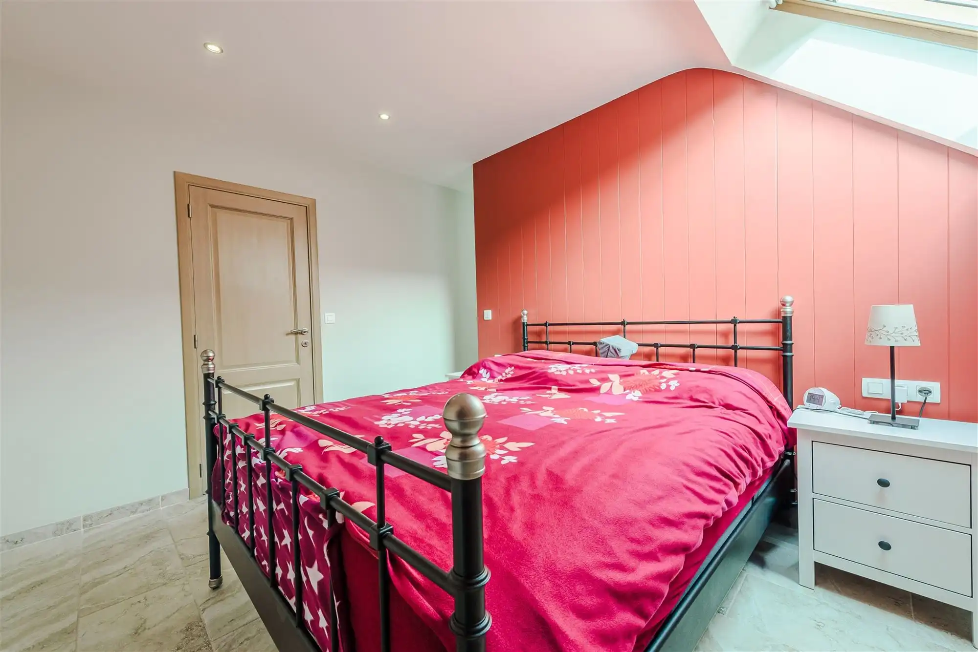 Kwaliteitsvol instapklaar huis met 3 slpks, 2 badks en tuin foto 19