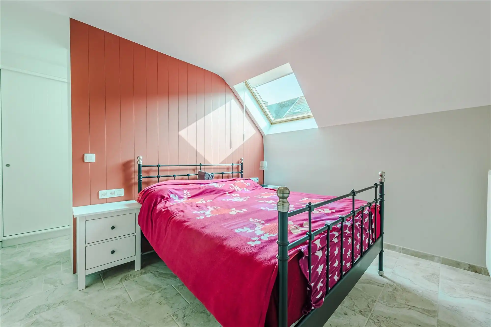 Kwaliteitsvol instapklaar huis met 3 slpks, 2 badks en tuin foto 19