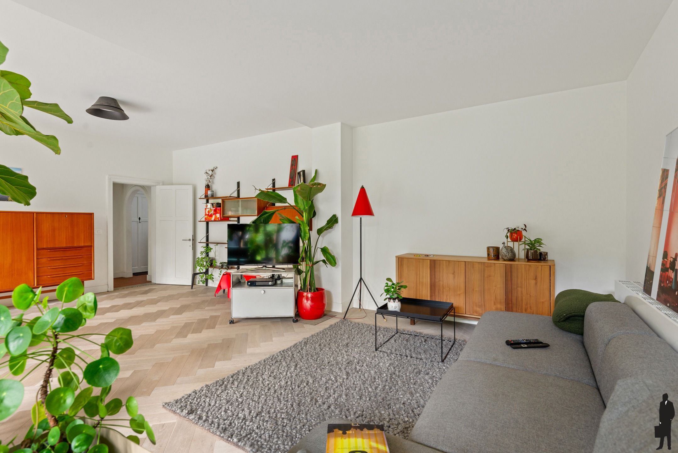 Zeer ruime woning (ca.250m²) met 6 slaapkamers & 2 badkamers foto 6