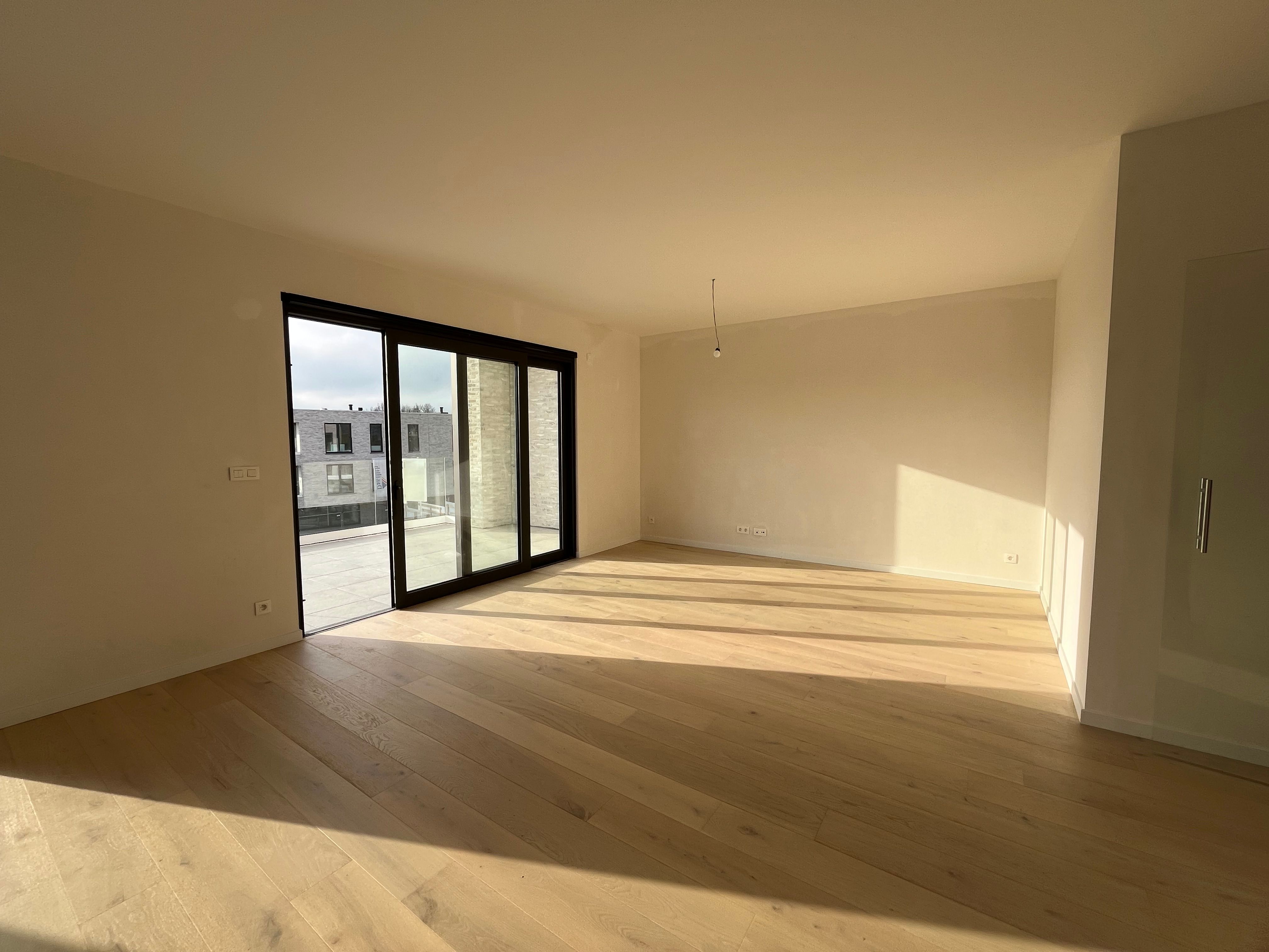 Zonovergoten nieuwbouw appartement + garage foto 13