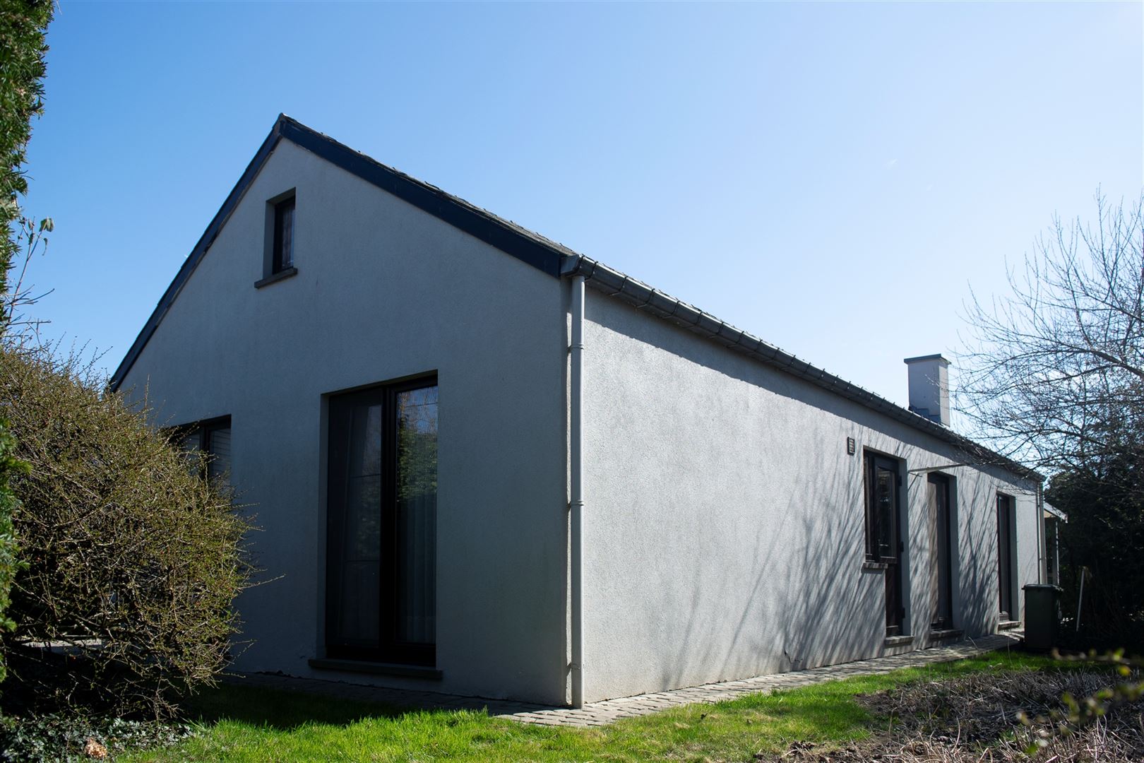 Bungalow met grote tuin foto 20