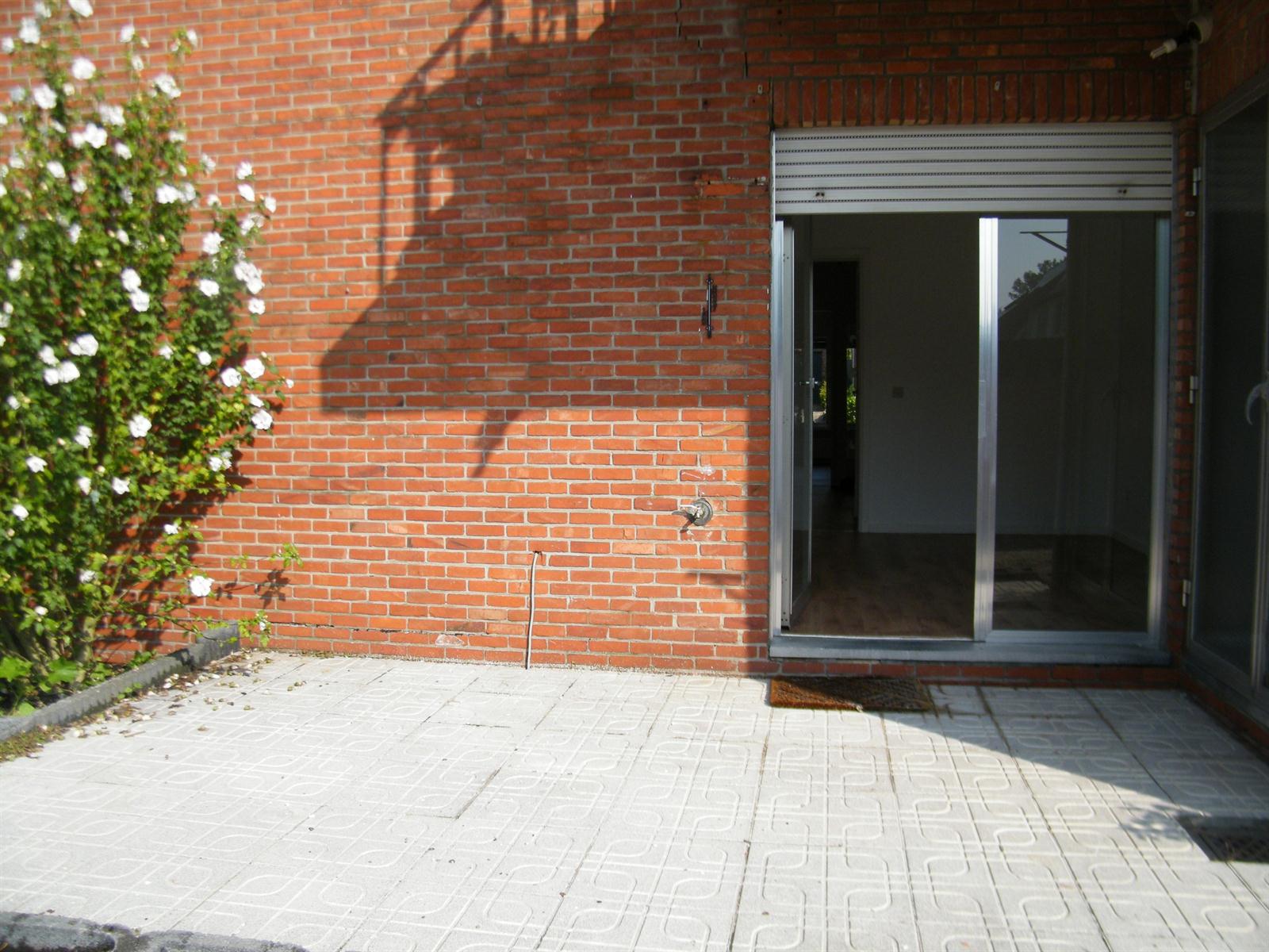 Gelijkvloers appartement met garage en terras. foto 15