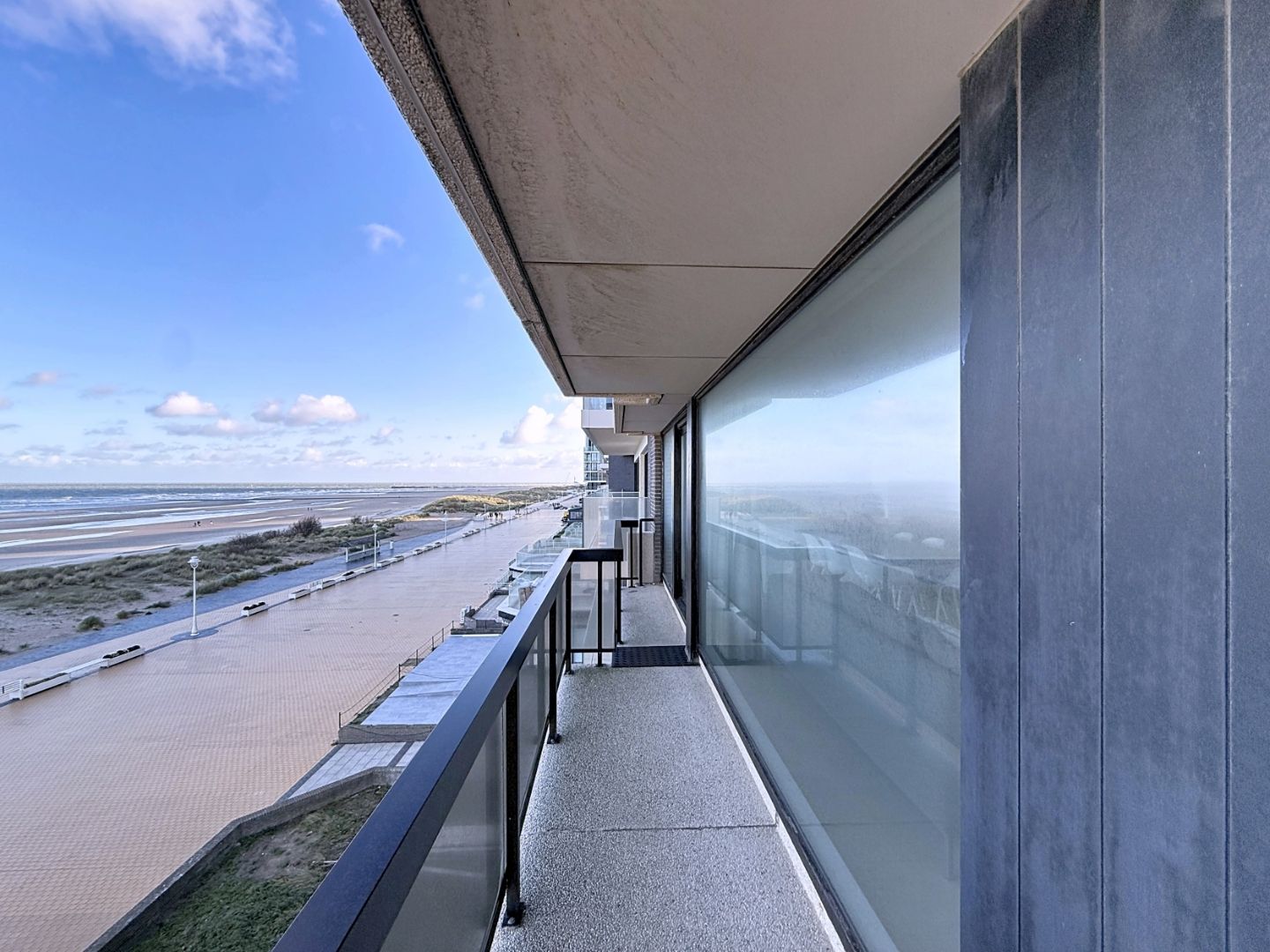Ruim hoekappartement met zicht op zee foto 13