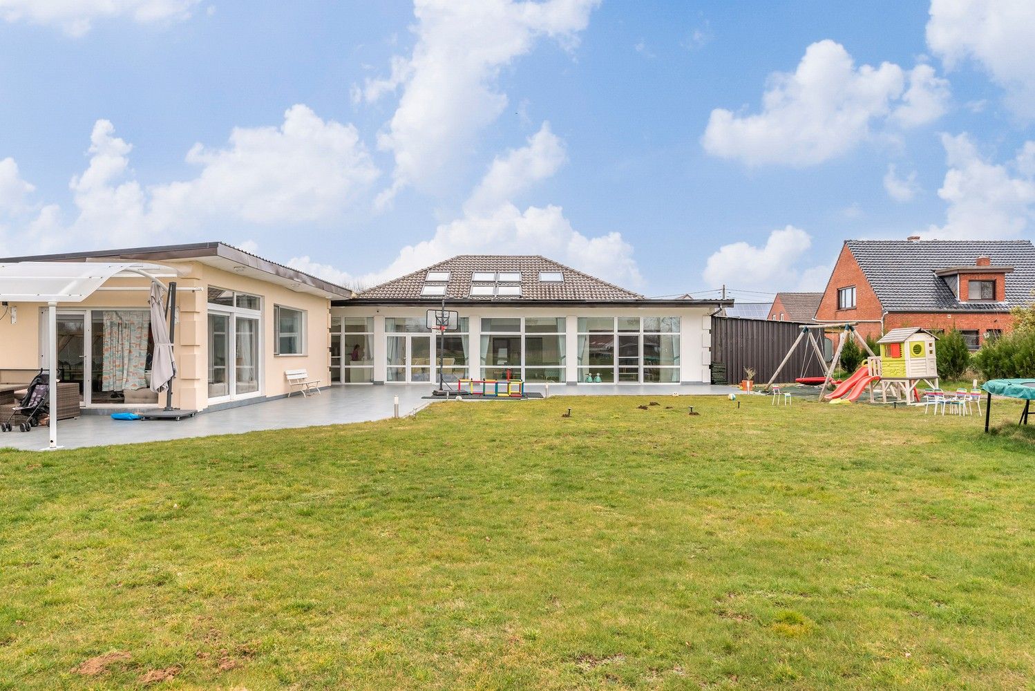 Laagbouwvilla op een zeer ruim perceel (43 are) foto 45