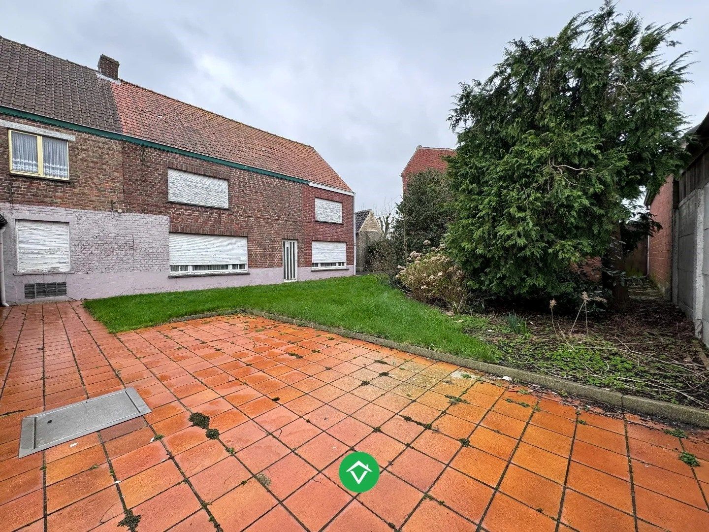 Te renoveren woning met 5  slaapkamers en bijhorend stuk bouwgrond te Koekelare  foto 22