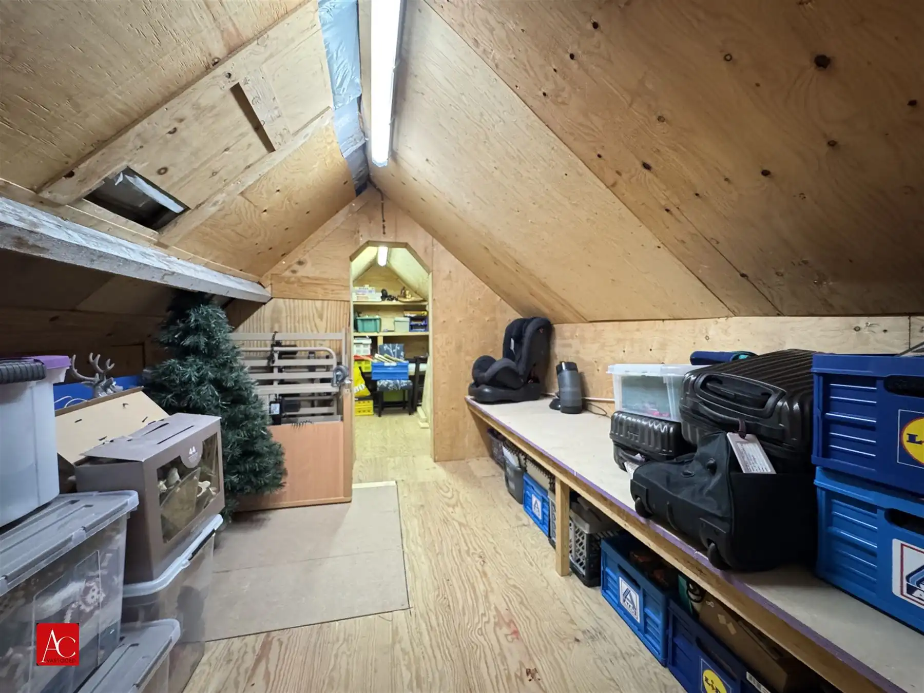 Gezinswoning met 5 slaapkamers en inpandige garage foto 22
