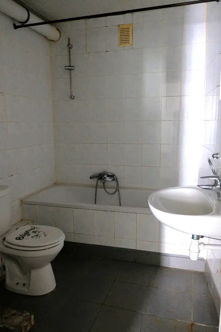 Te renoveren woning met 4 slaapkamers centrum Zottegem foto 6