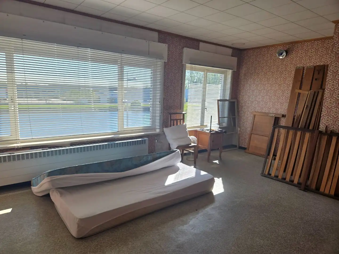 Ruime woning met achterliggende atelier/garage en open zicht op kanaal Oostende - Brugge! foto 15