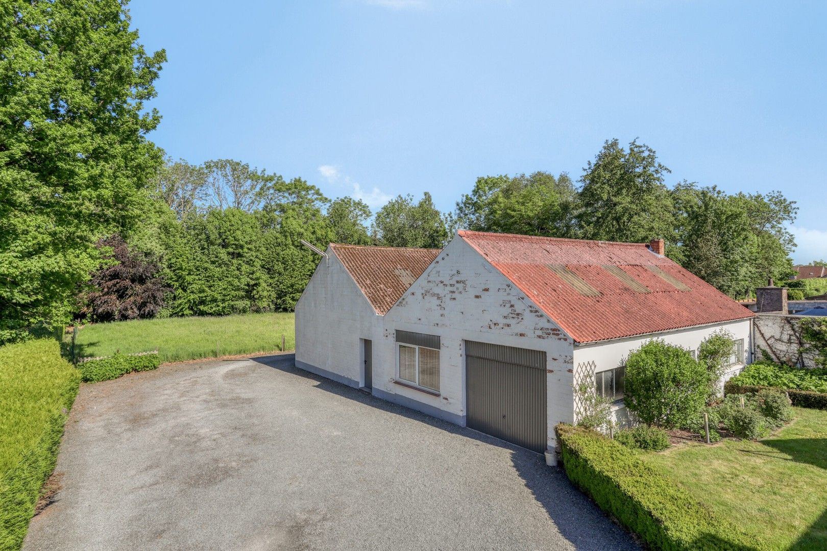 Instapklare Woning met Vergunde Loods en Kantoorruimte! foto 17