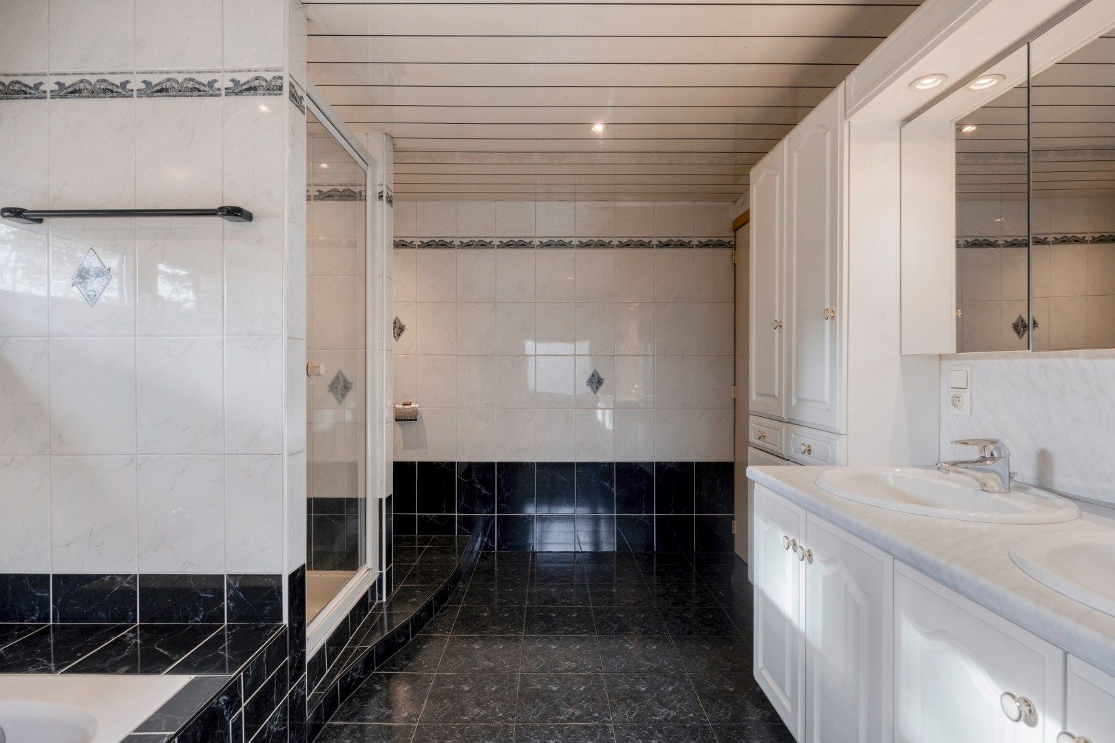  Rustig gelegen halfopen woning met 2/3 slpks op een perceel van 810 m² te Nijlen ! foto 15