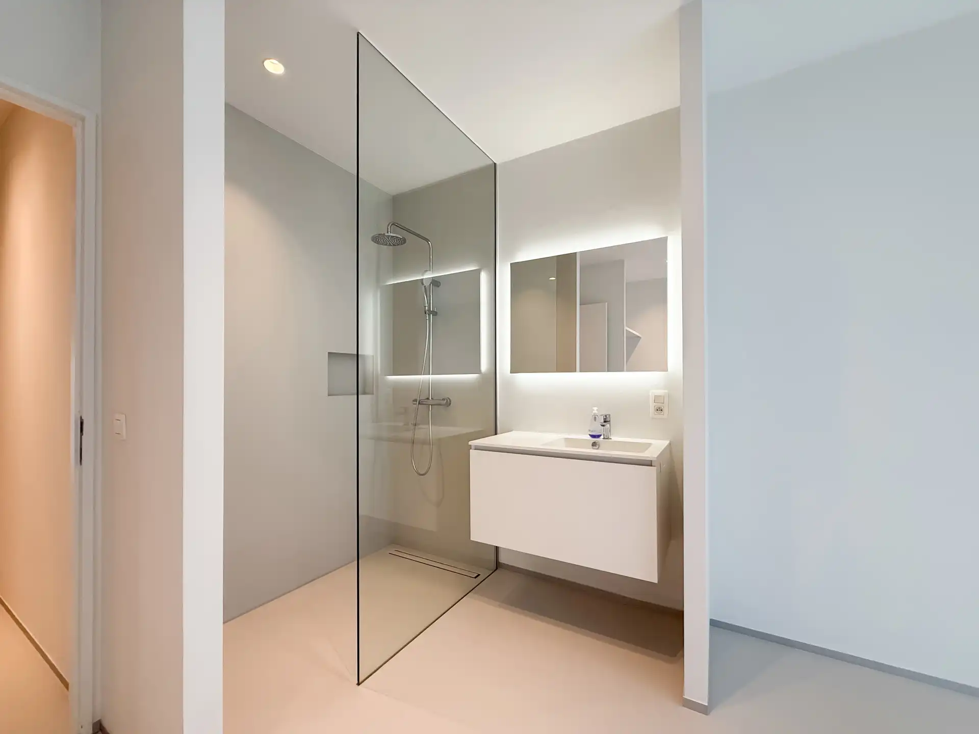 Stijlvol en lichtrijk appartement op toplocatie in het Zoute foto 12