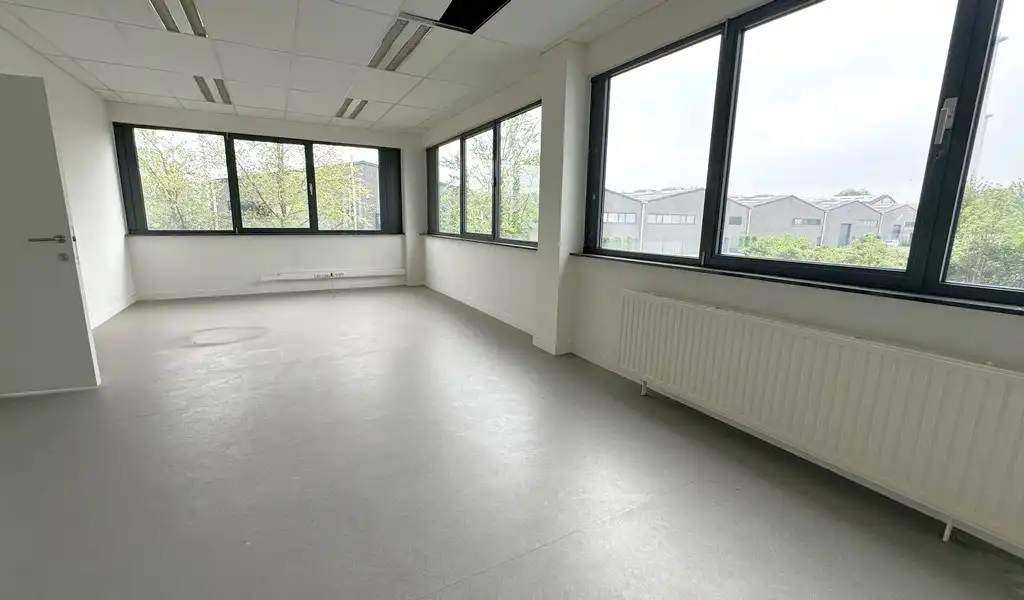 Logistiek magazijn met kantoren te huur in Prologis Park Bornem DC1 foto 9