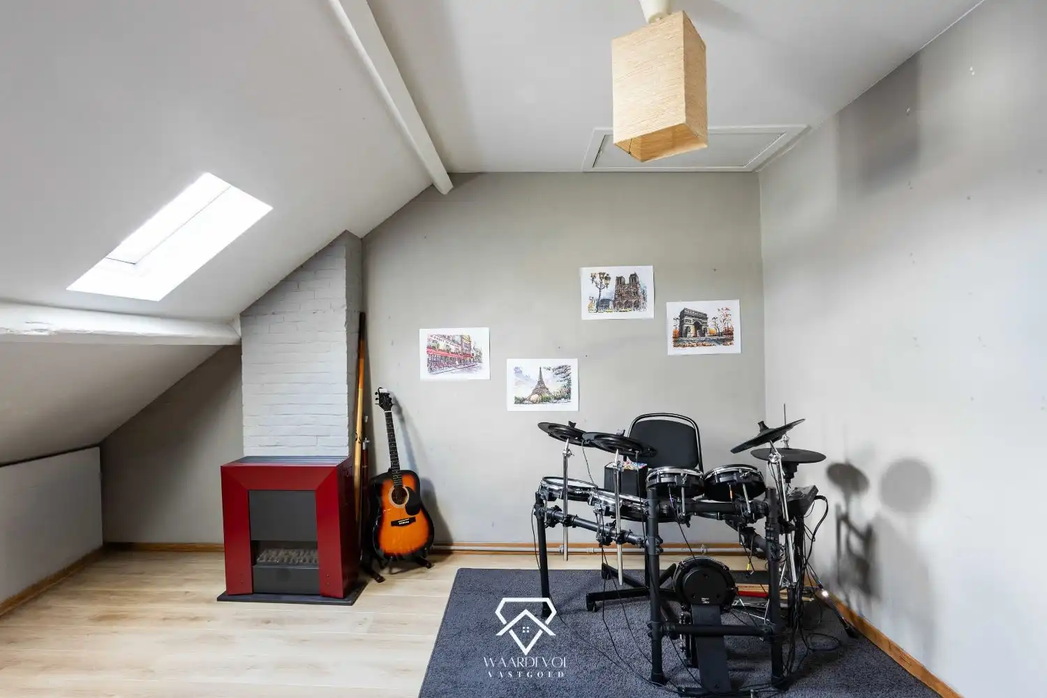 Instapklare woning met drie verdiepingen en buitenruimte in Gent foto 13
