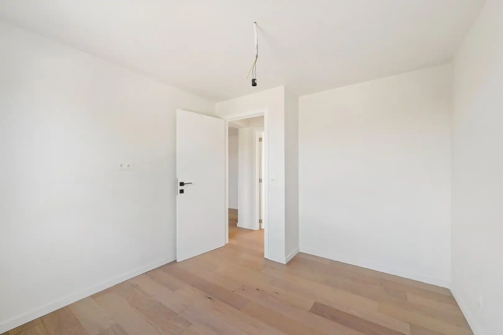 Instapklare woning met 4 slaapkamers, 2 badkamers, garage en 2 zonneterrassen in Dadizele foto 10