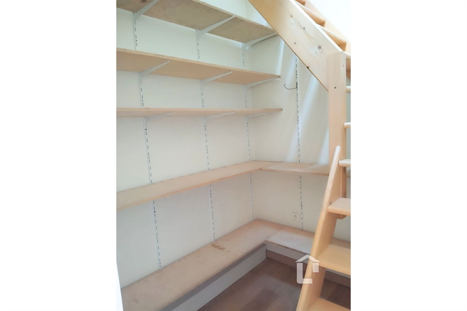 Instapklare, gerenoveerde woning tussen Wondelgem en Gent foto 8