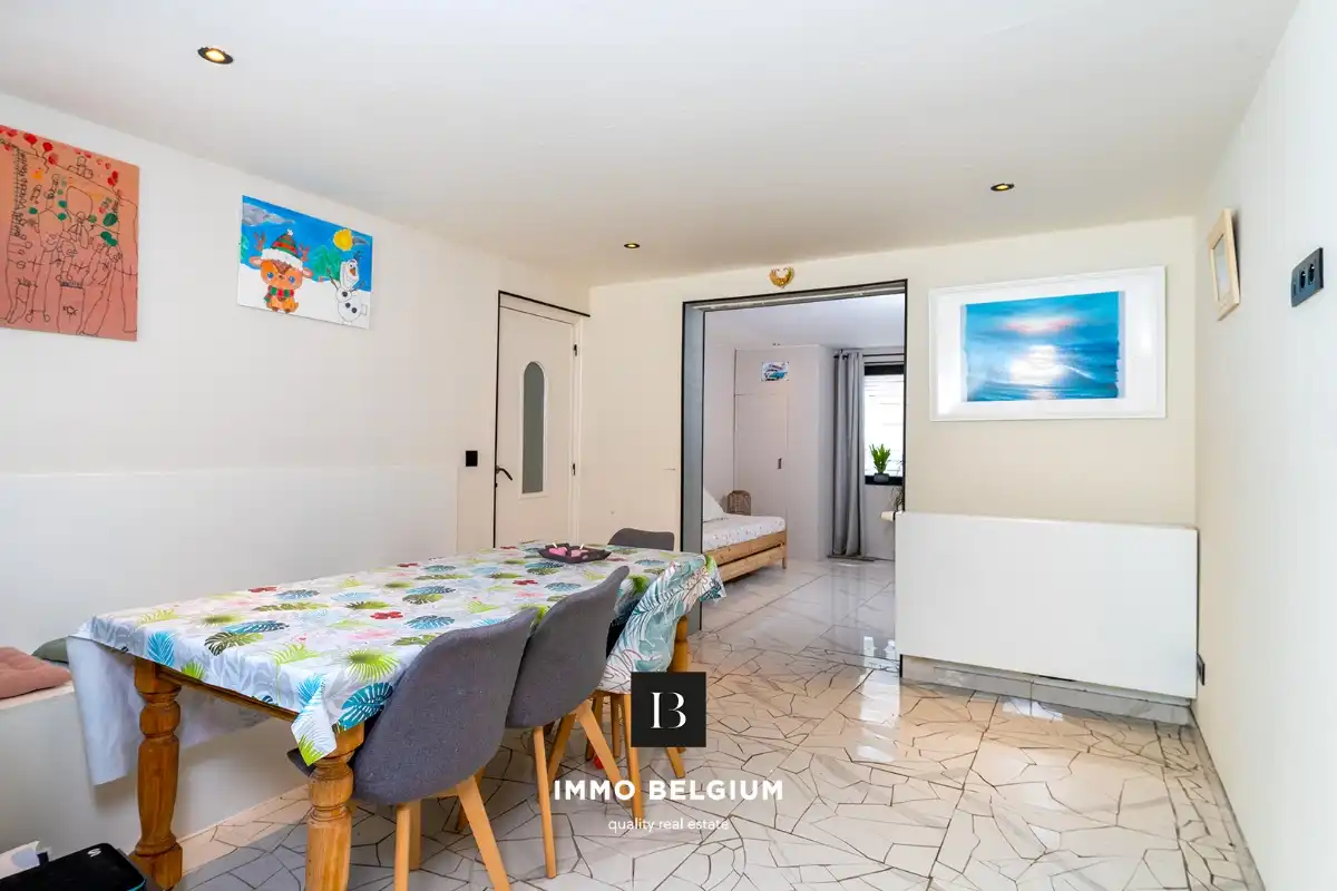 Gerenoveerde woning nabij het strand van de Vosseslag foto 7