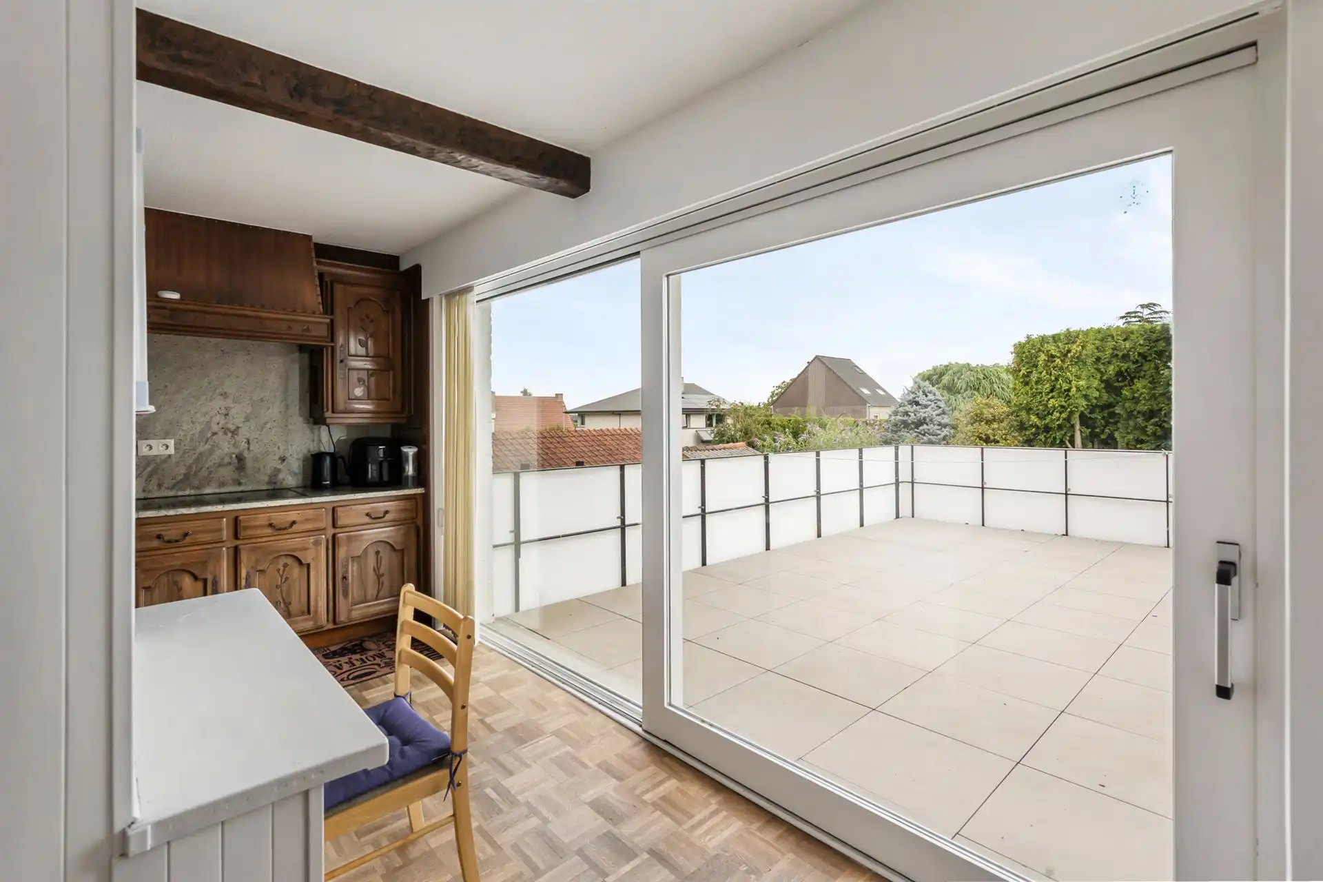 TOPGELEGEN commercieel handelspand met appartement. foto 10