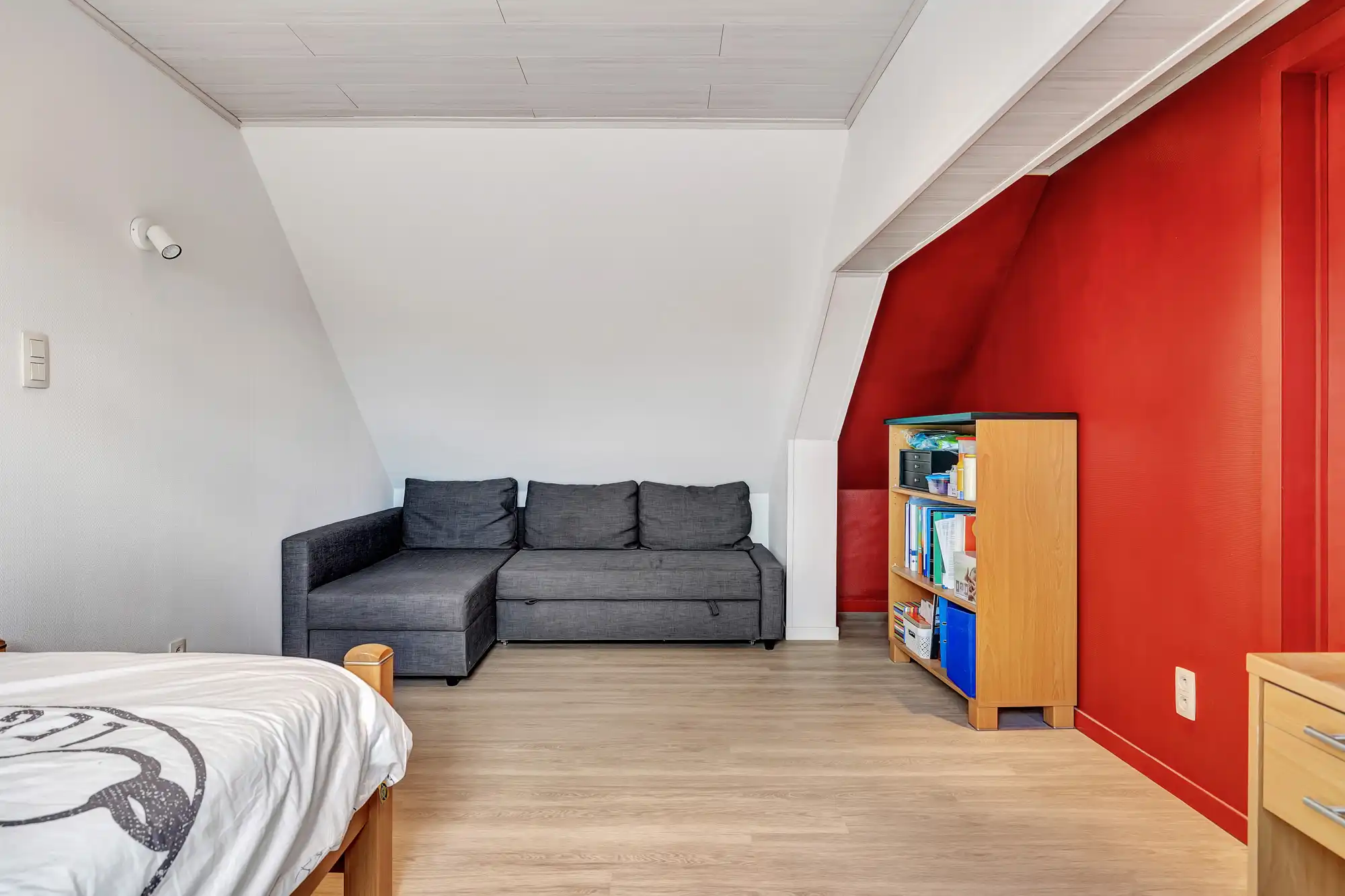 Gerenoveerde gezinswoning met 3 slaapkamers foto 15