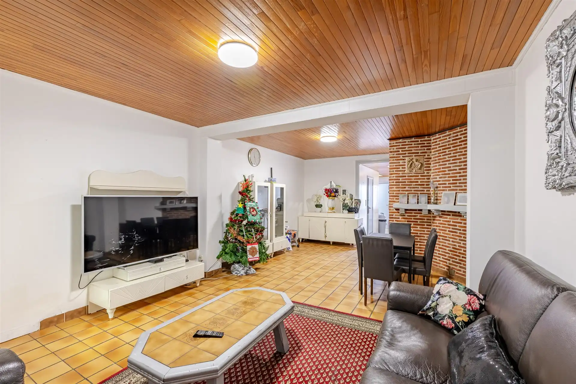 Rijwoning met 4 mogelijke slaapkamers tussen Varkensmarkt en OLV-ziekenhuis foto 4