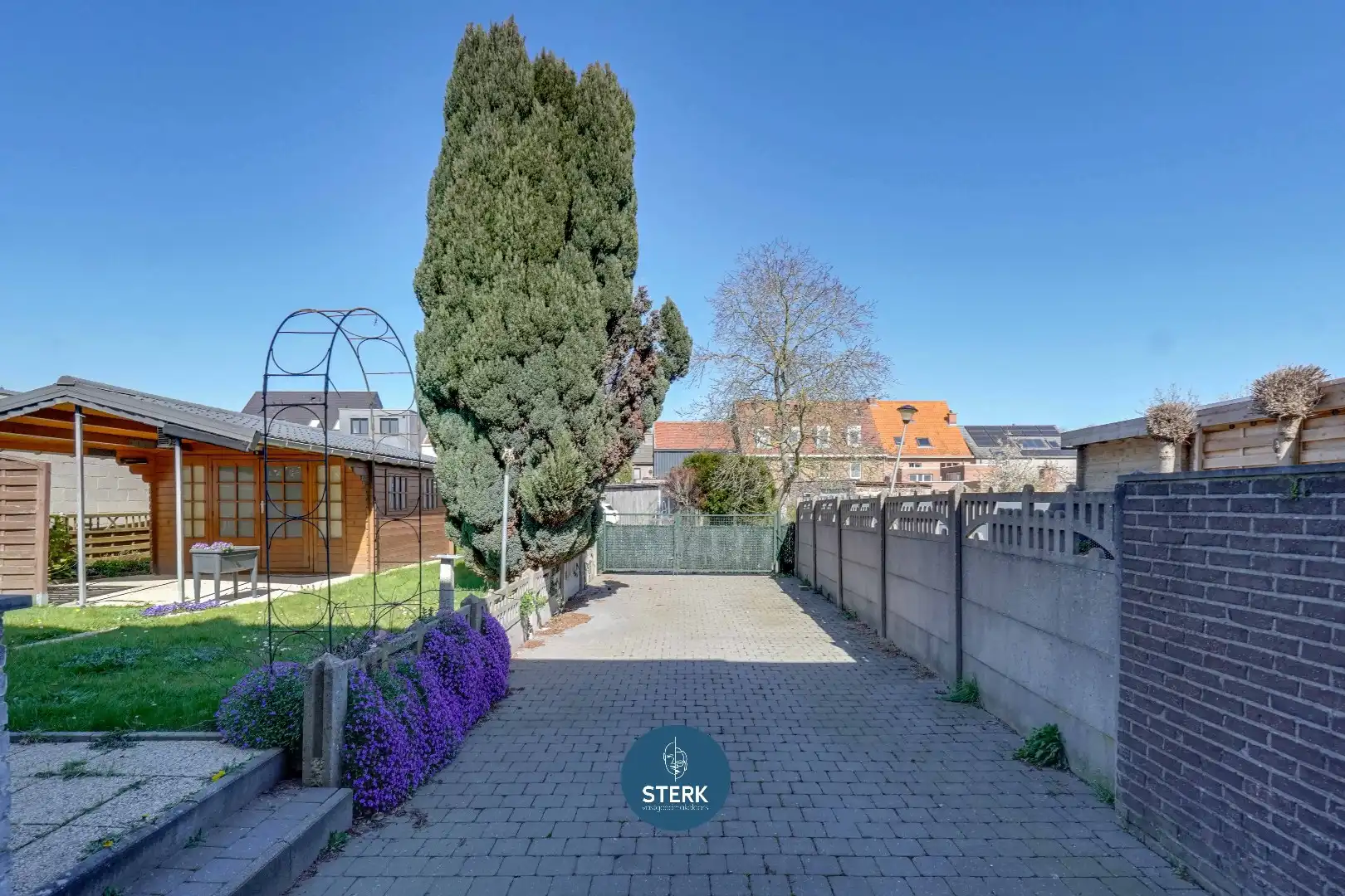 OP TE KNAPPEN SPLITLEVELWONING OP EEN GELIEFDE LOCATIE TE LANAKEN !  foto 20