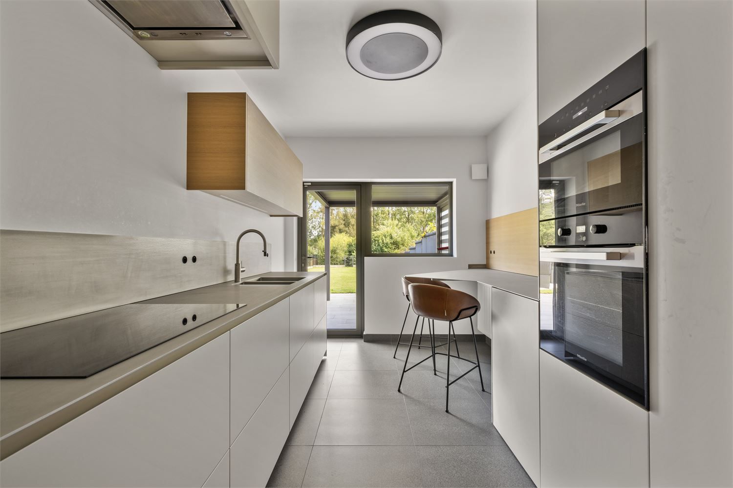 GERENOVEERDE WONING MET ADEMBENEMENDE VERGEZICHTEN foto 14