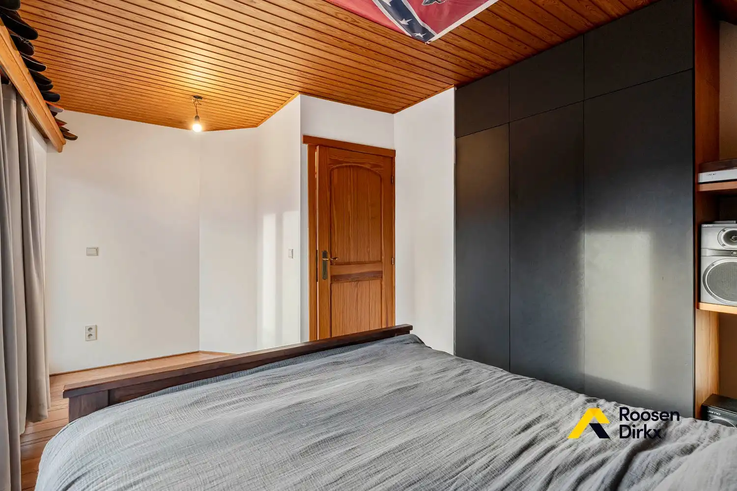 Solide woning met  4 slaapkamers en ruime garage op perceel van 734m² foto 25