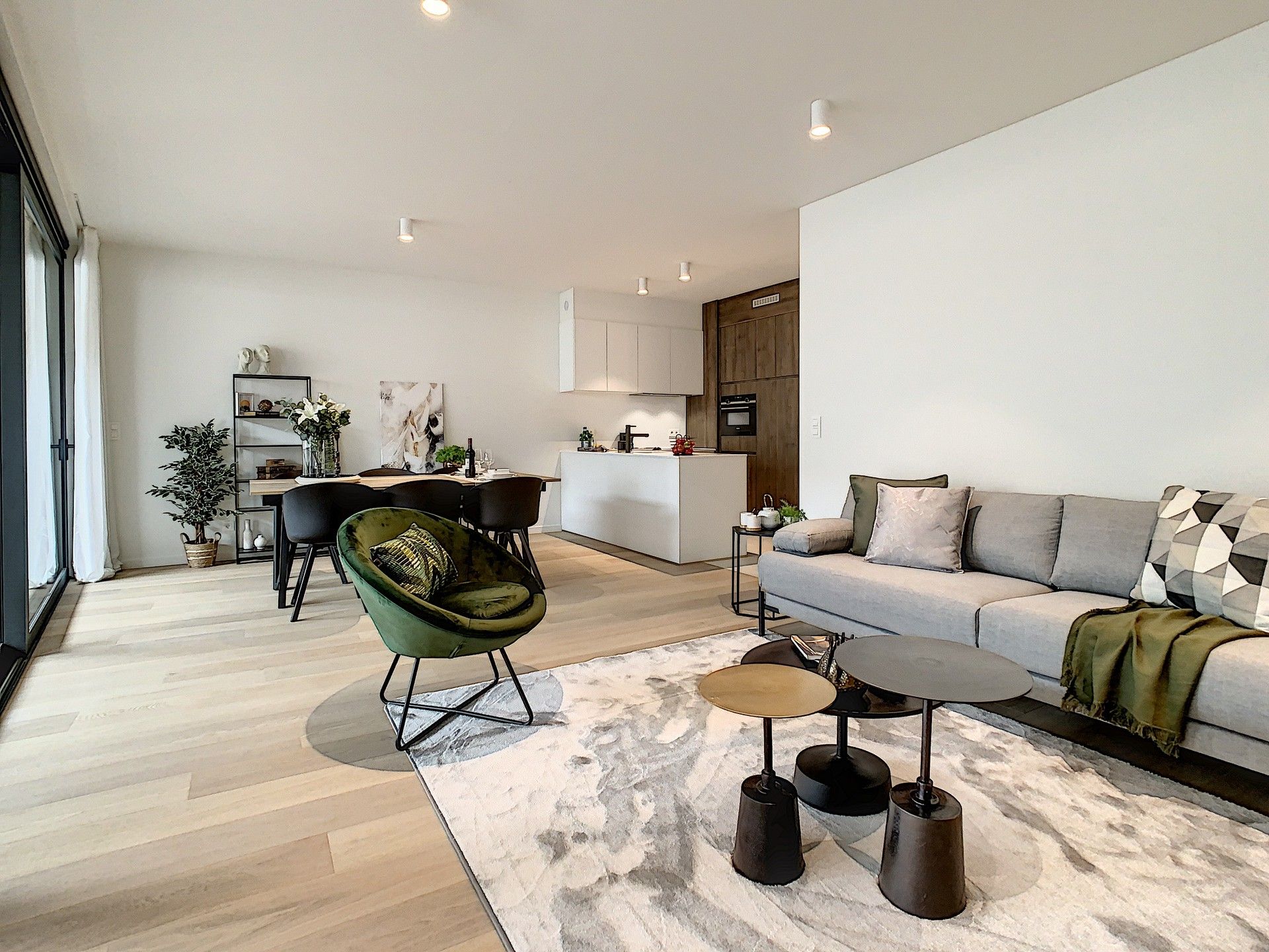 Gelijkvloers nieuwbouw appartement met terras van 18 m² en 2 slaapkamers in prestieuse residentie Refuga in hartje Hasselt. foto {{pictureIndex}}