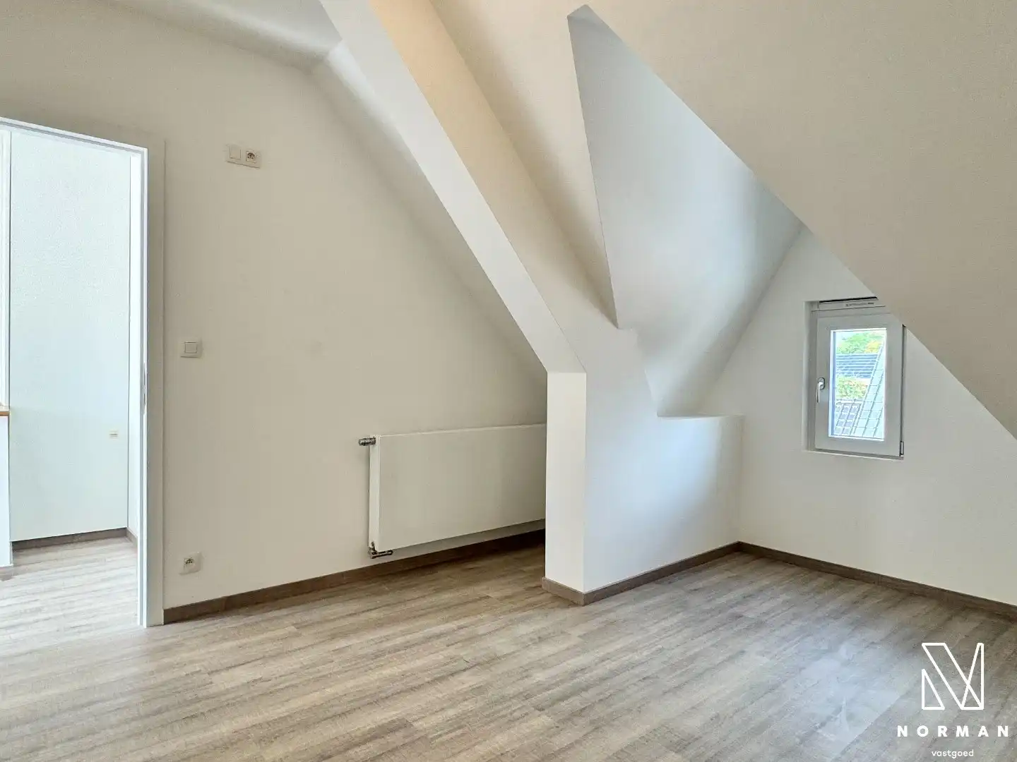 Grote woning met 4kamers, 2 badkamers,... foto 24