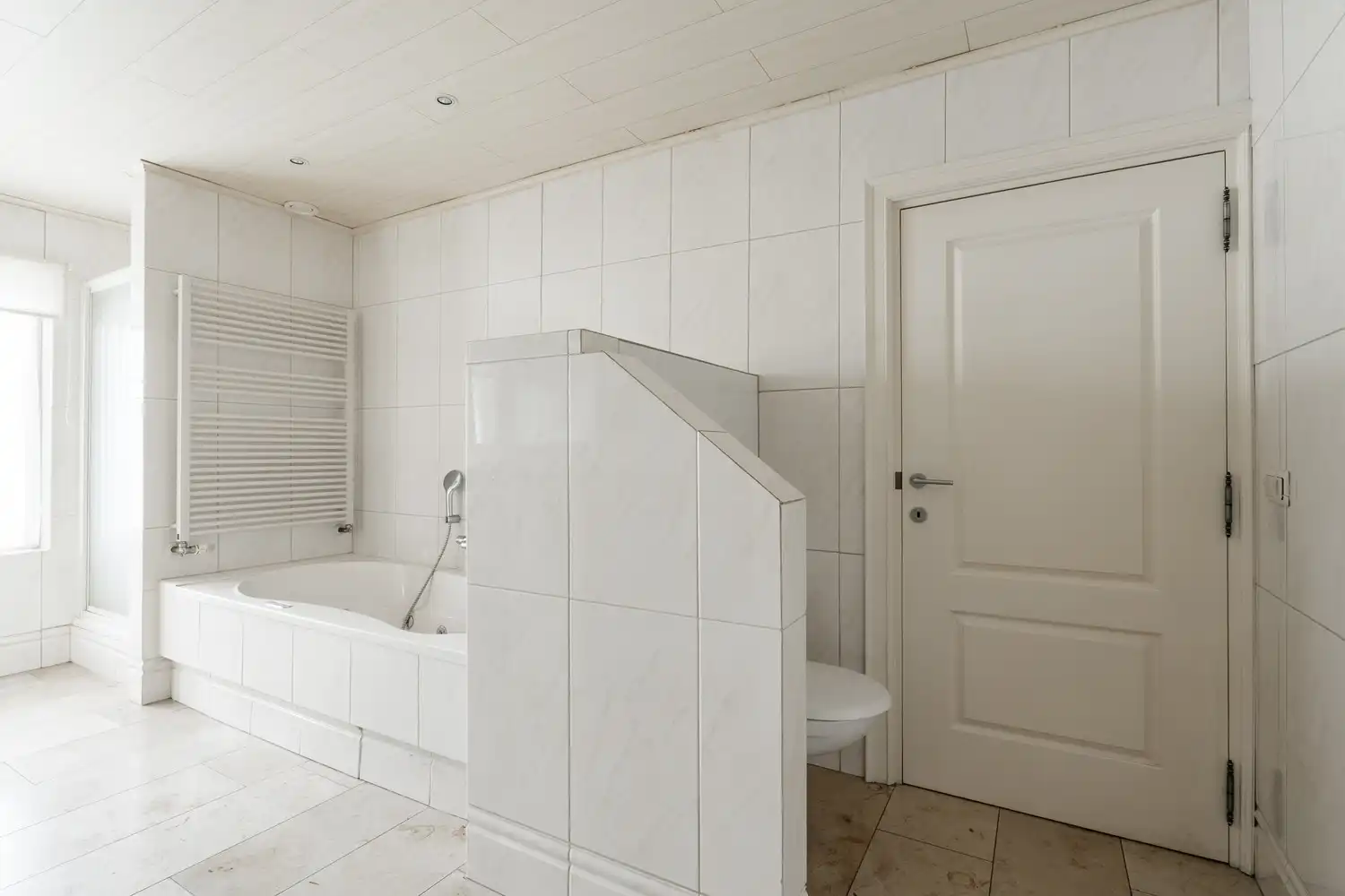 BEDRIJFSPAND MET CONCIERGEWONING foto 50