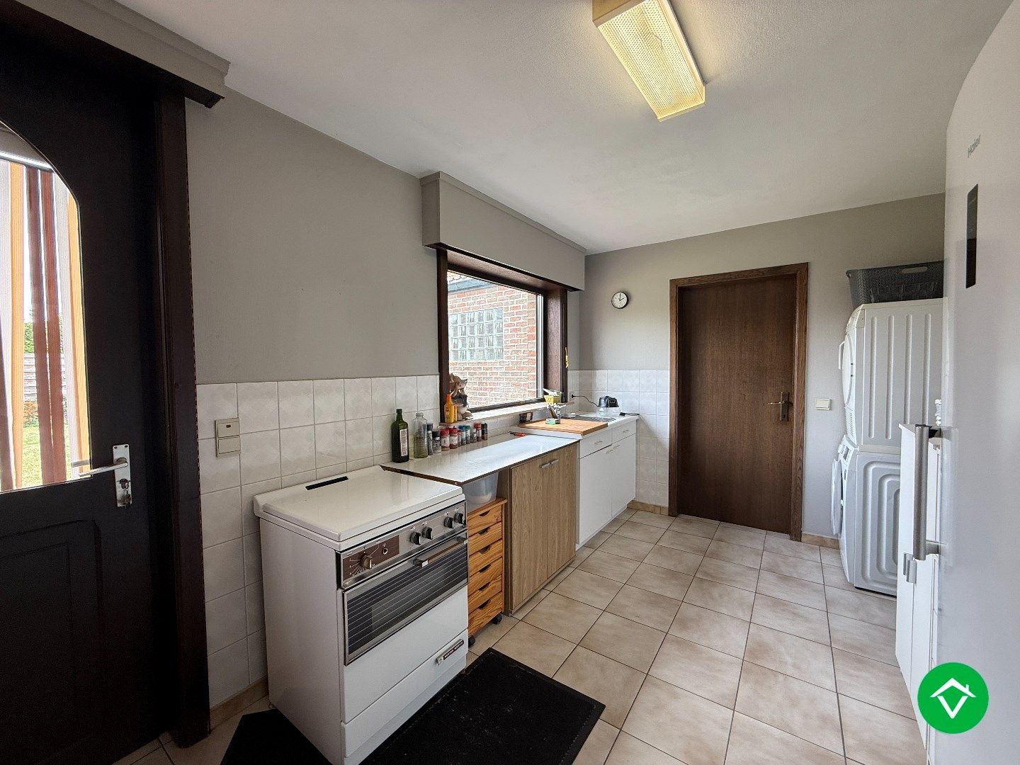 Alleenstaande woning met 5 slaapkamers, tuin en garage/loods te Roeselare foto 7