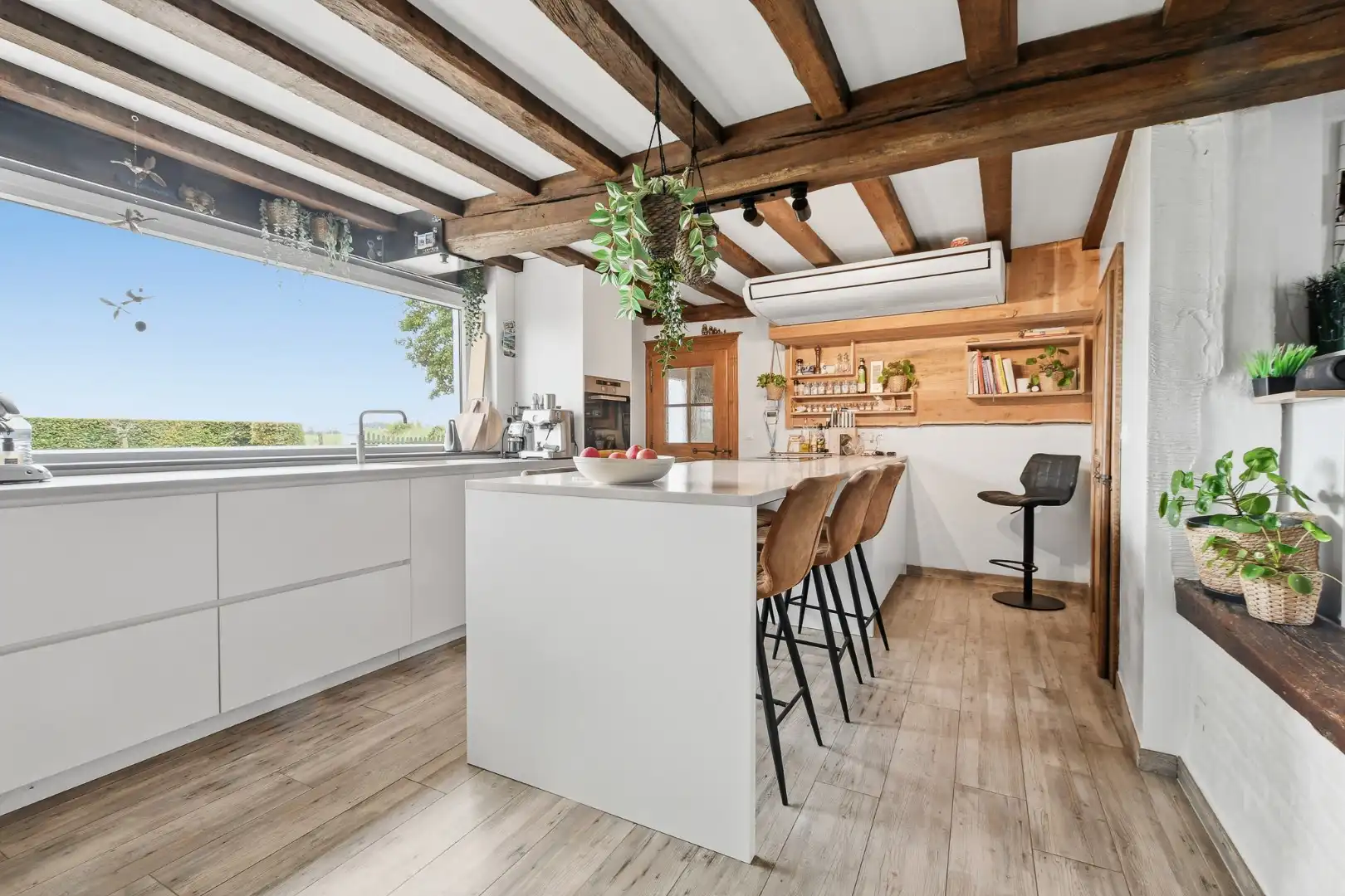 Karaktervolle hoeve met veel ruimte in een landelijke omgeving foto 8