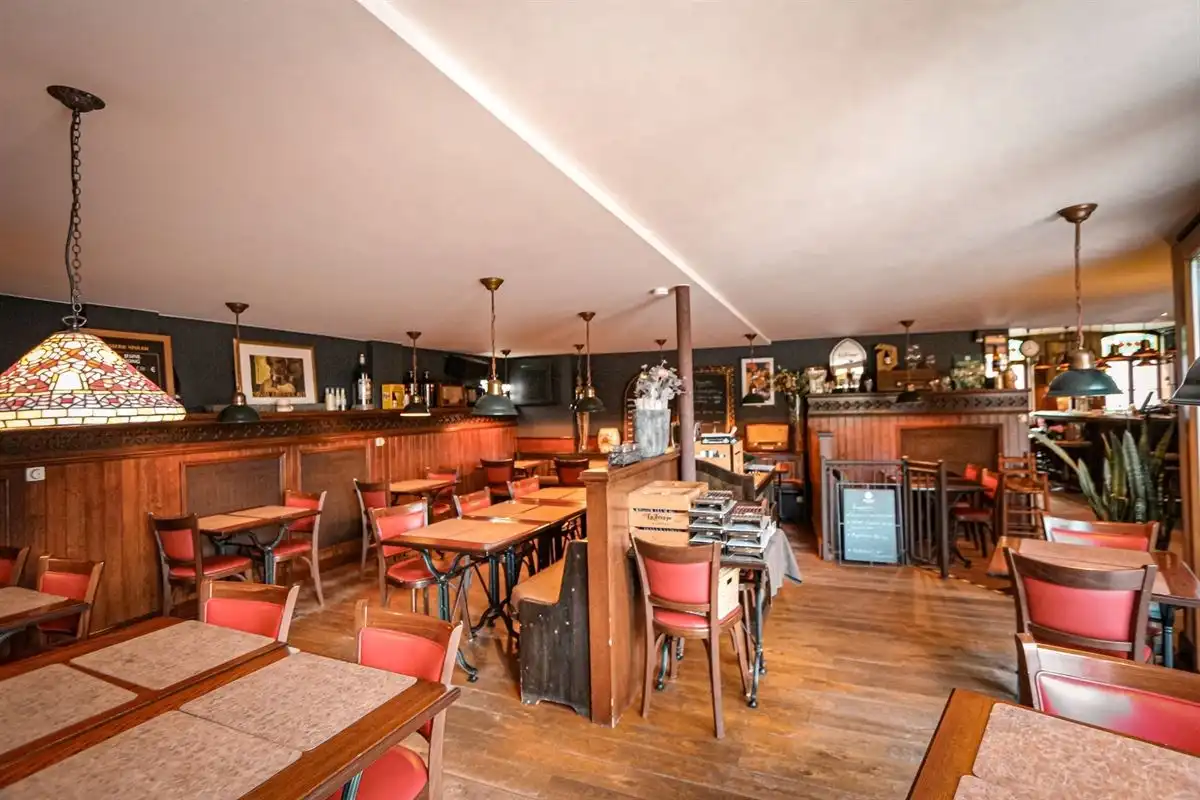 Rendabel Restaurant met woonst op Toplocatie foto 3