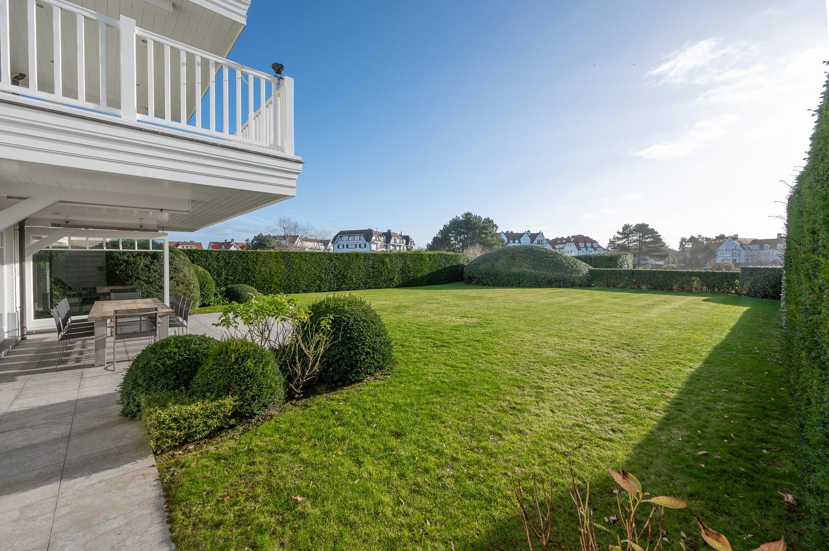 Magnifiek tuinappartement gelegen aan de Minigolf van het Zoute, op enkele stappen van de zee en de winkels. foto 5