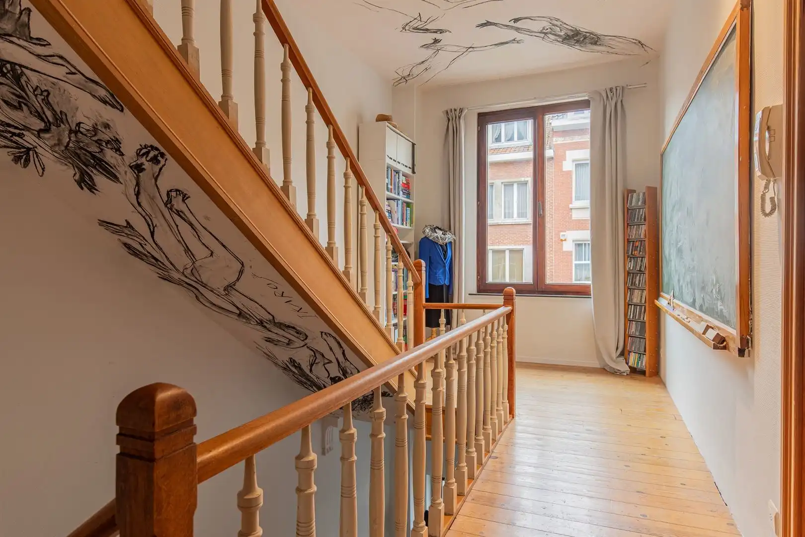 Karaktervol herenhuis met 4 slaapkamers, 2 badkamers en tuin op topligging in Jette foto 10