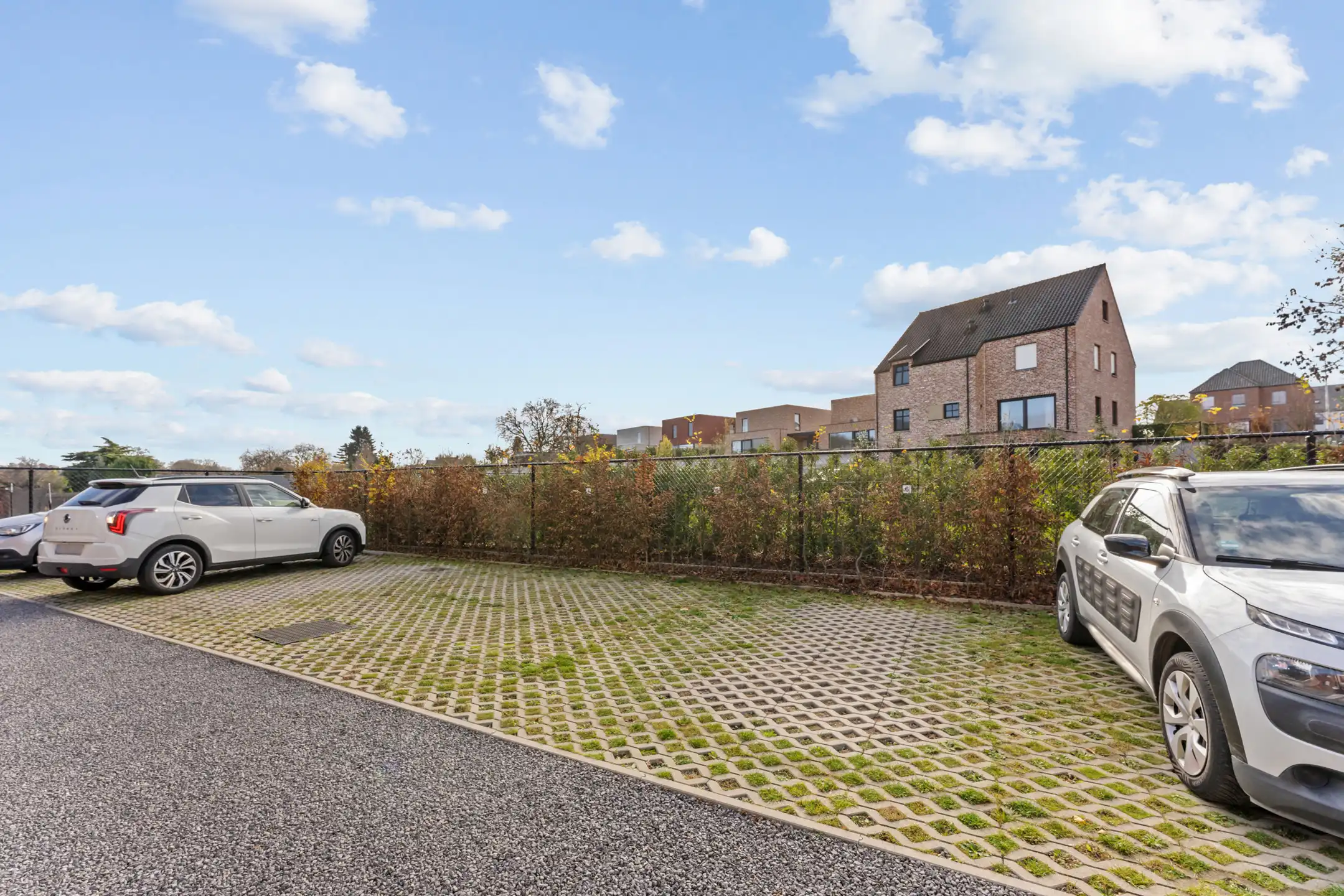 Recent duplex appartement met 2 parkings te Zichen foto 23